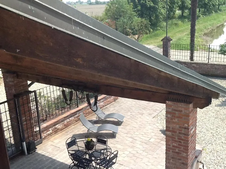 Patio in B&B Cascina Baraggione