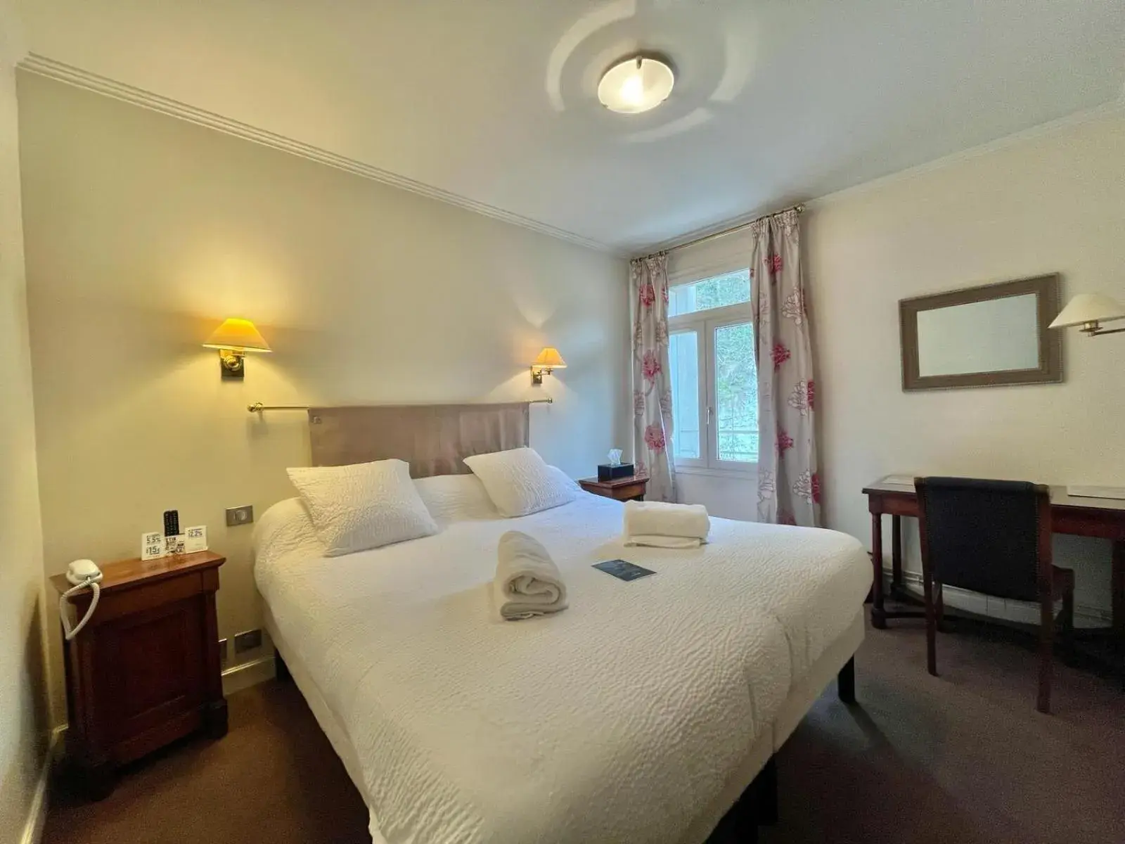 Standard Double Room in Logis Hôtel Le Rivage Standard Double Room in Logis Hôtel Le Rivage