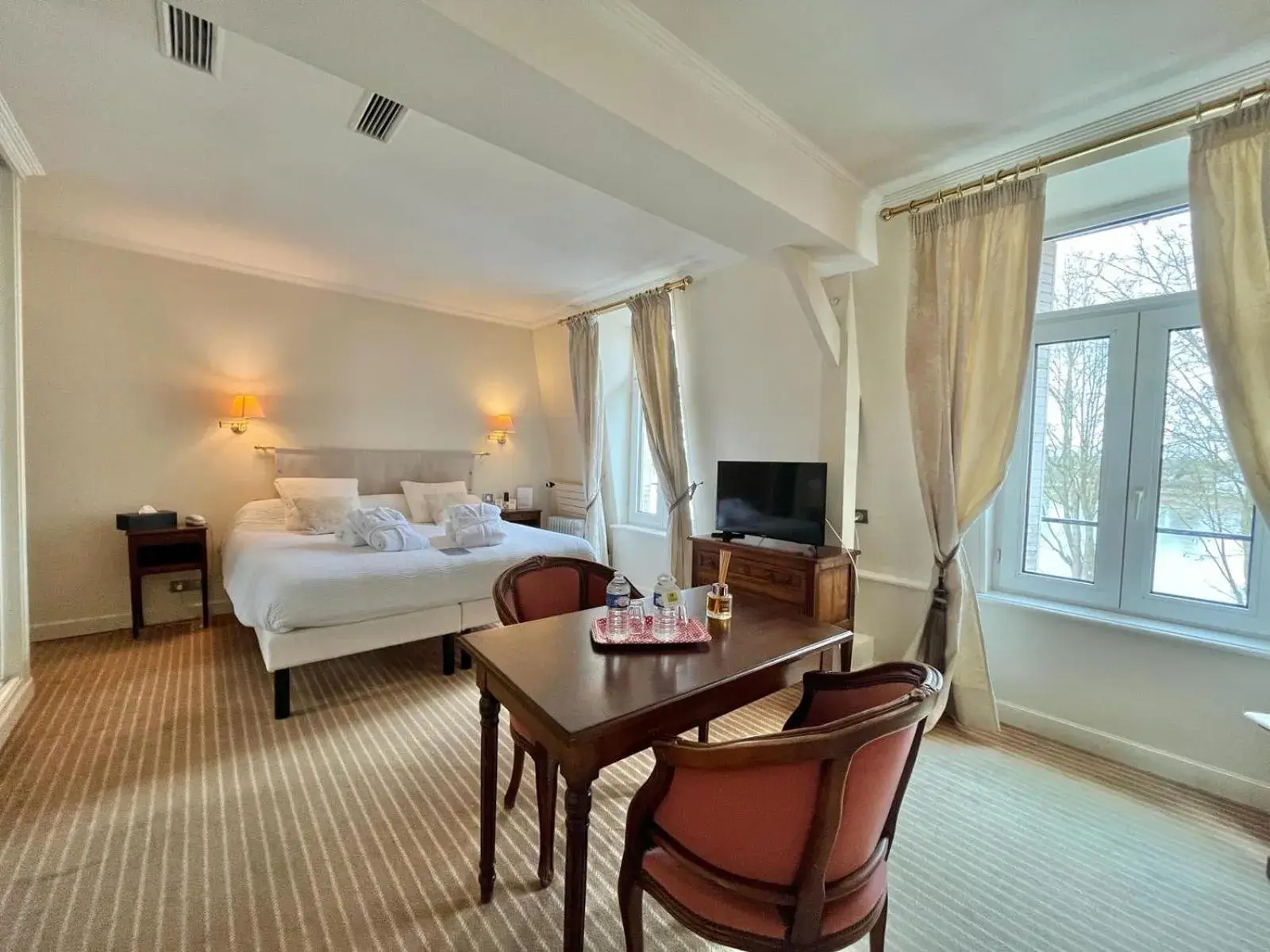 Junior Suite in Logis Hôtel Le Rivage Junior Suite in Logis Hôtel Le Rivage