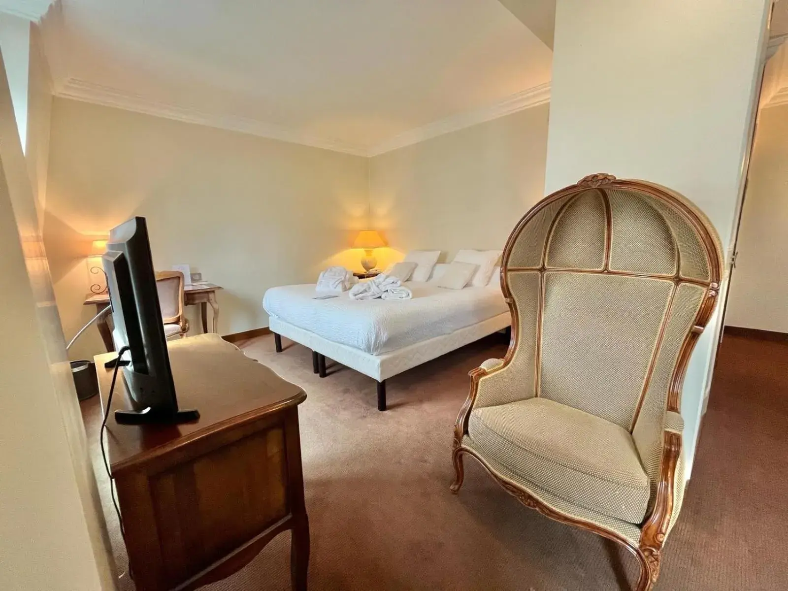 Executive Suite in Logis Hôtel Le Rivage Executive Suite in Logis Hôtel Le Rivage