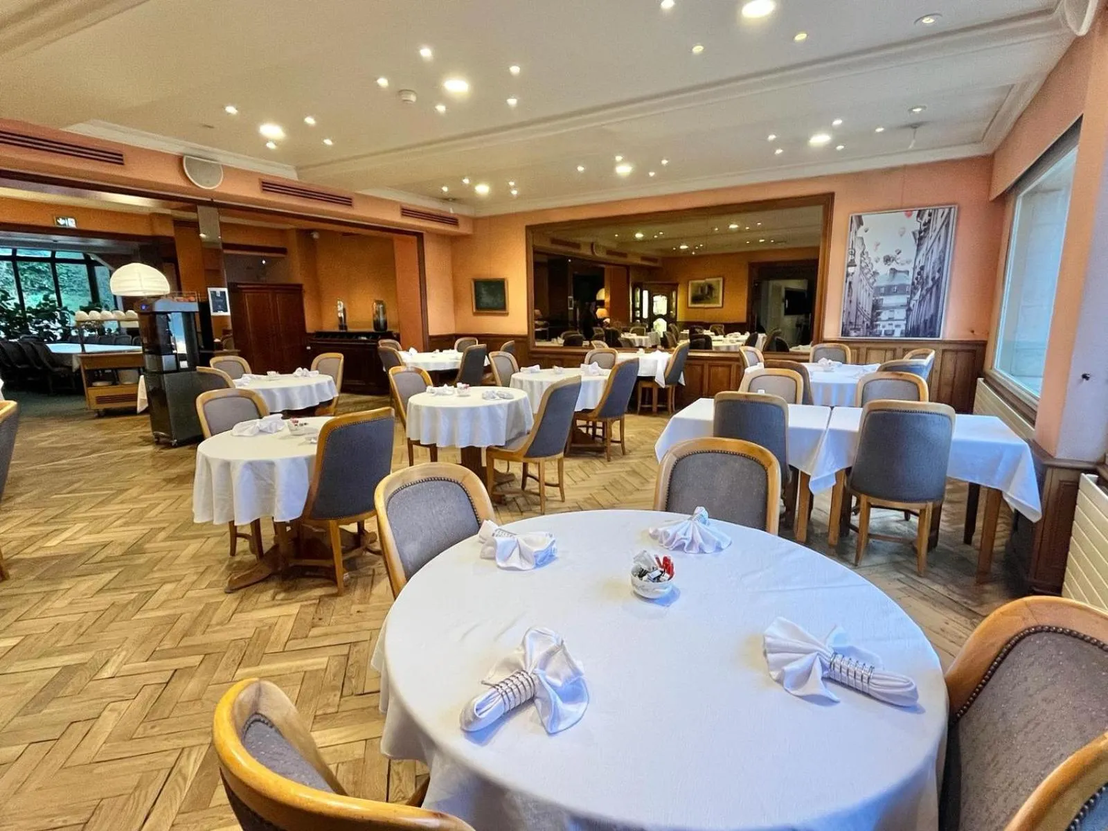 Buffet breakfast in Logis Hôtel Le Rivage