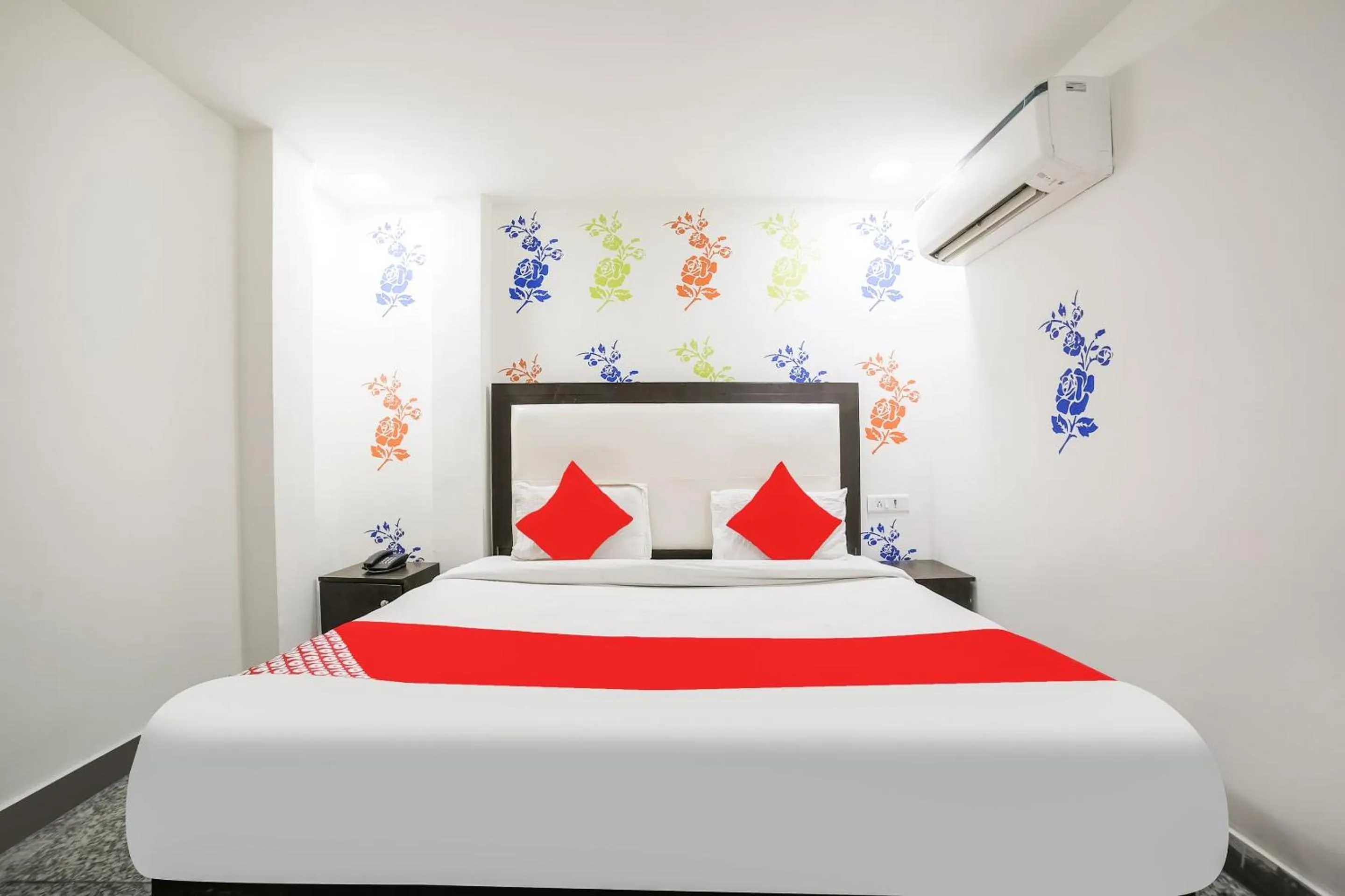 Bed in Hotel O by OYO My Comfortable