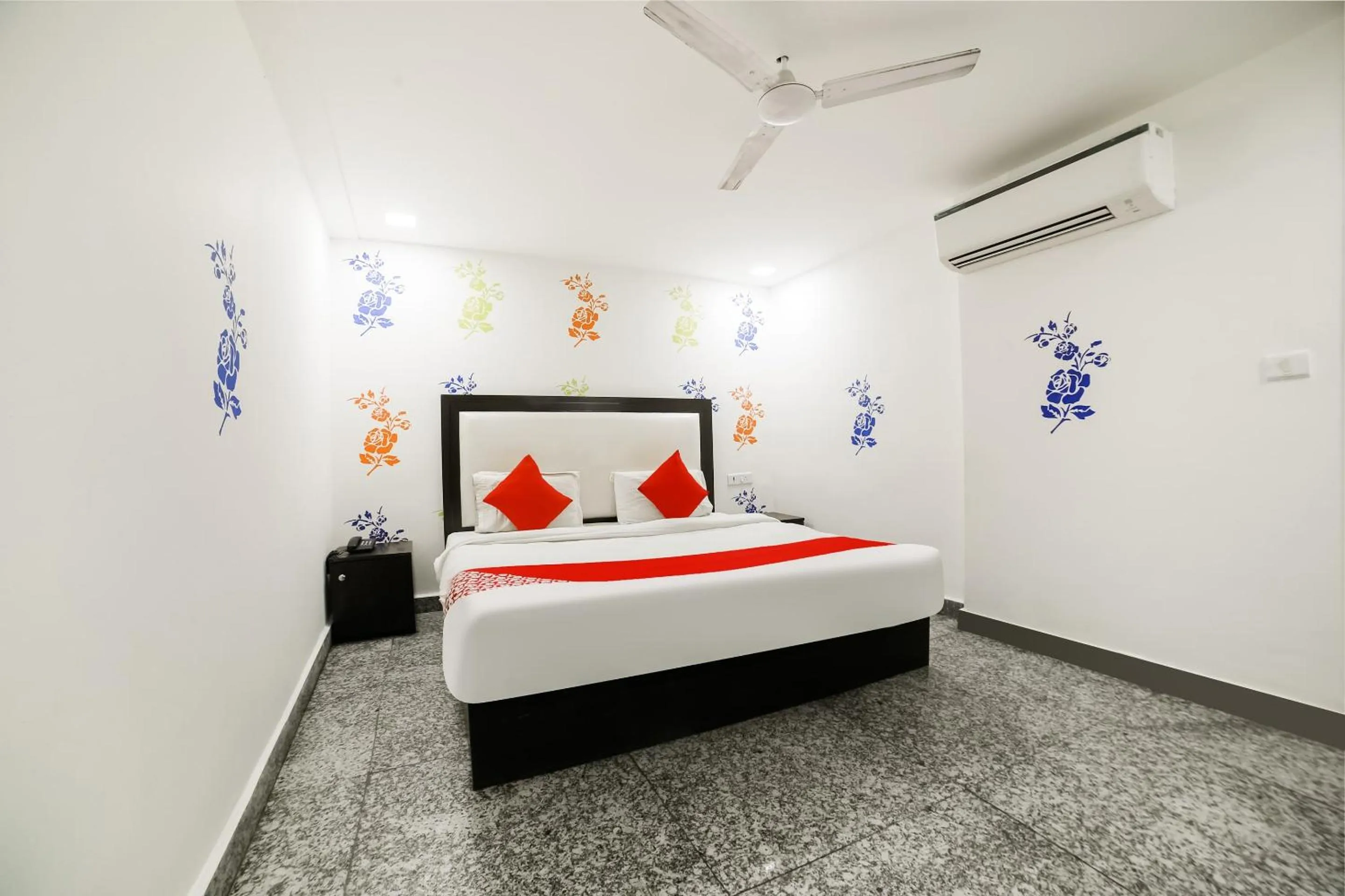 Bed in Hotel O by OYO My Comfortable