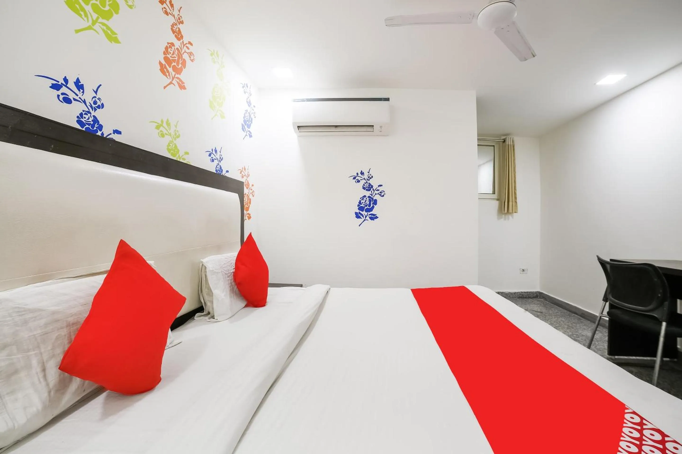 Bed in Hotel O by OYO My Comfortable