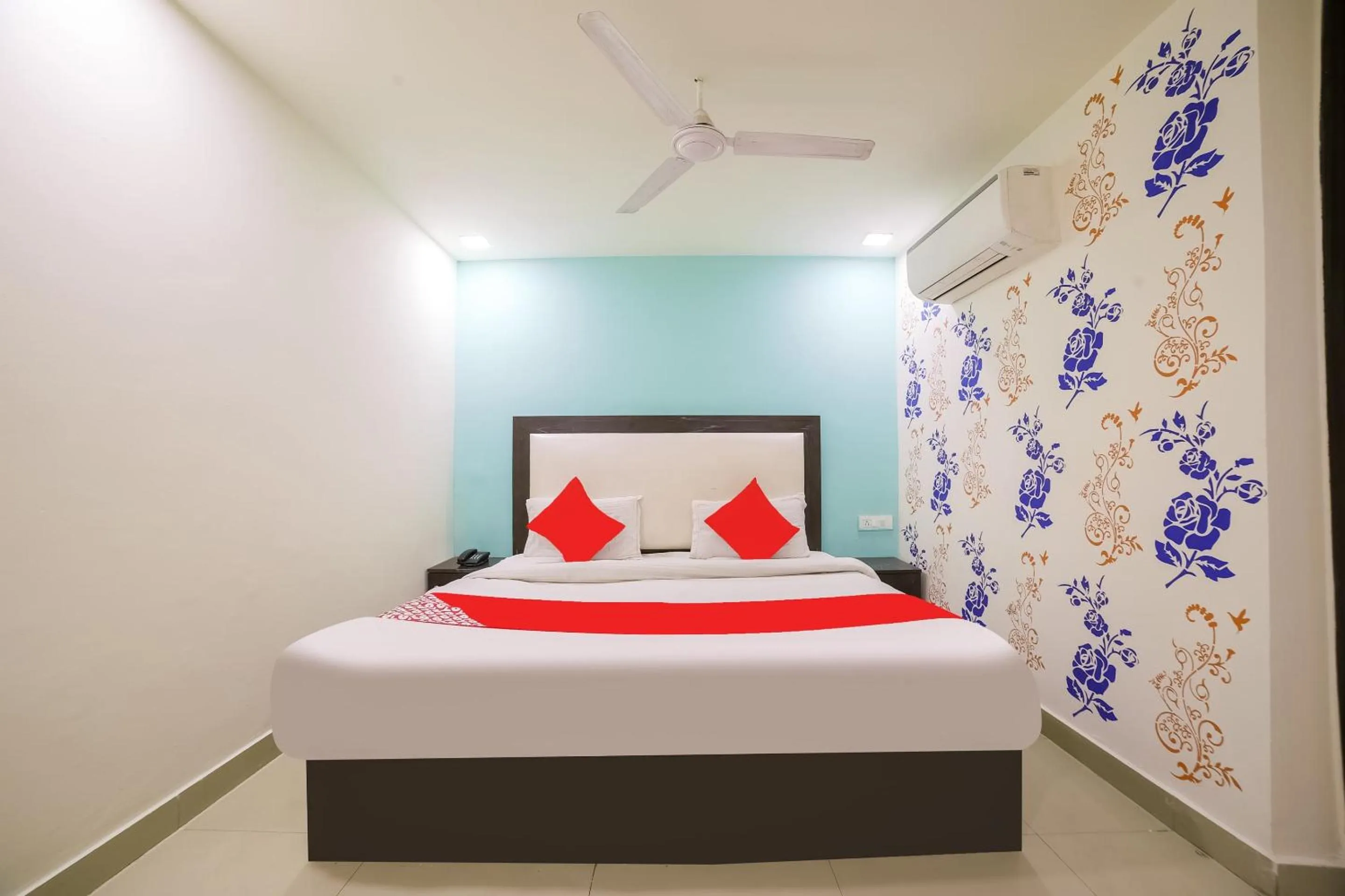 Bed in Hotel O by OYO My Comfortable