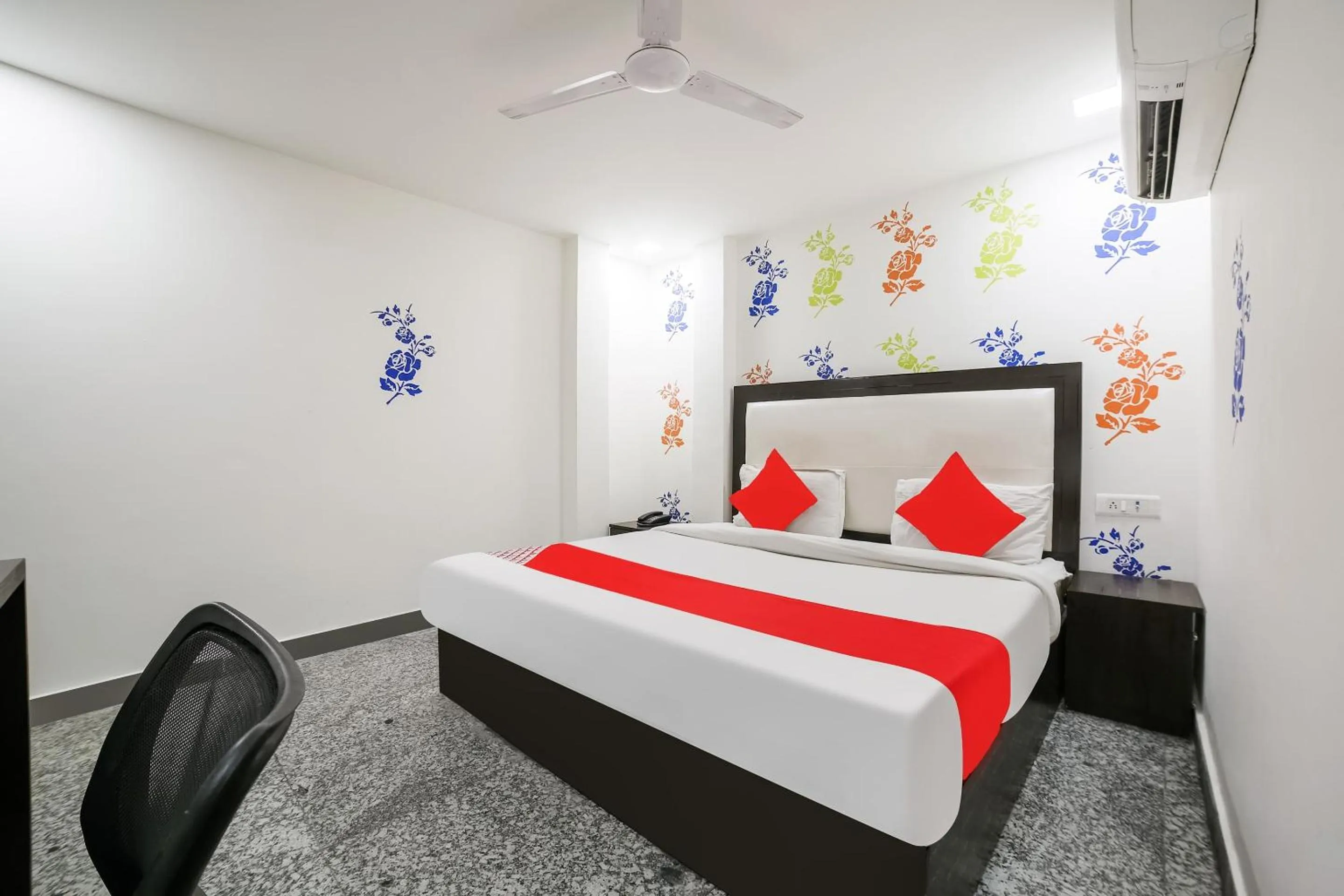 Bed in Hotel O by OYO My Comfortable