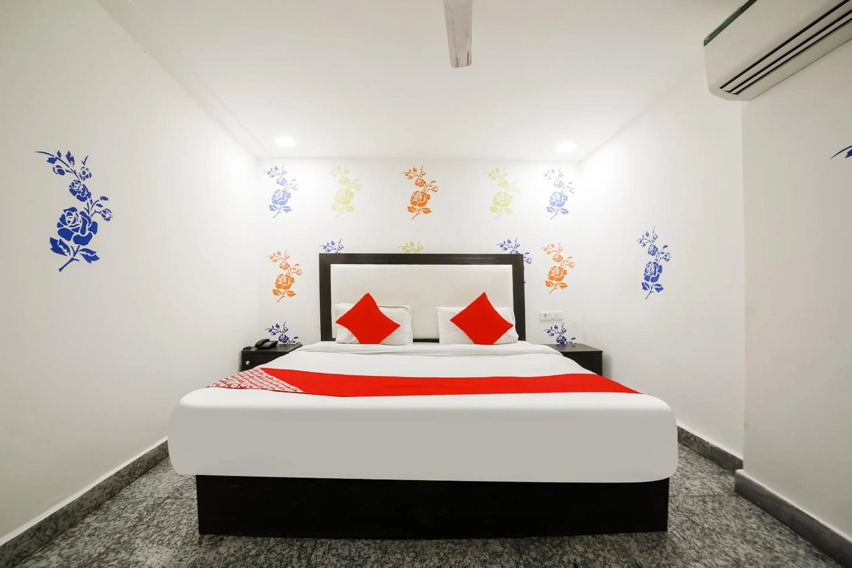 Bed in Hotel O by OYO My Comfortable