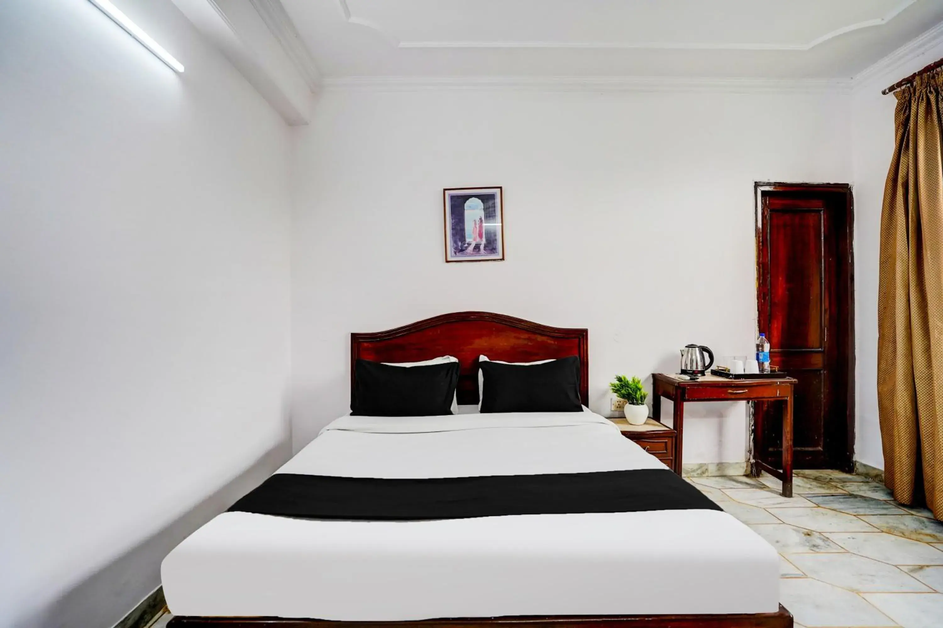 Classic Triple Room - single occupancy in Super Hotel O Iconic Residency Classic Triple Room - single occupancy in Super Hotel O Iconic Residency