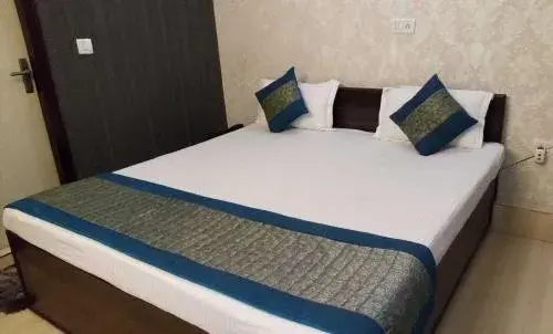 Hotel O Landmark Plaza Near Delhi Airport Hotel O Landmark Plaza Near Delhi Airport