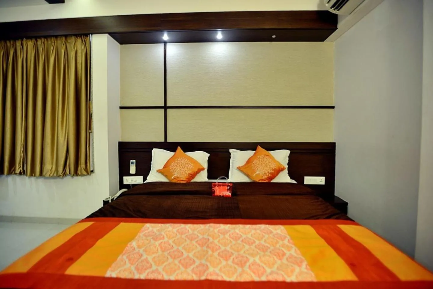 Bed in Hotel Marigold