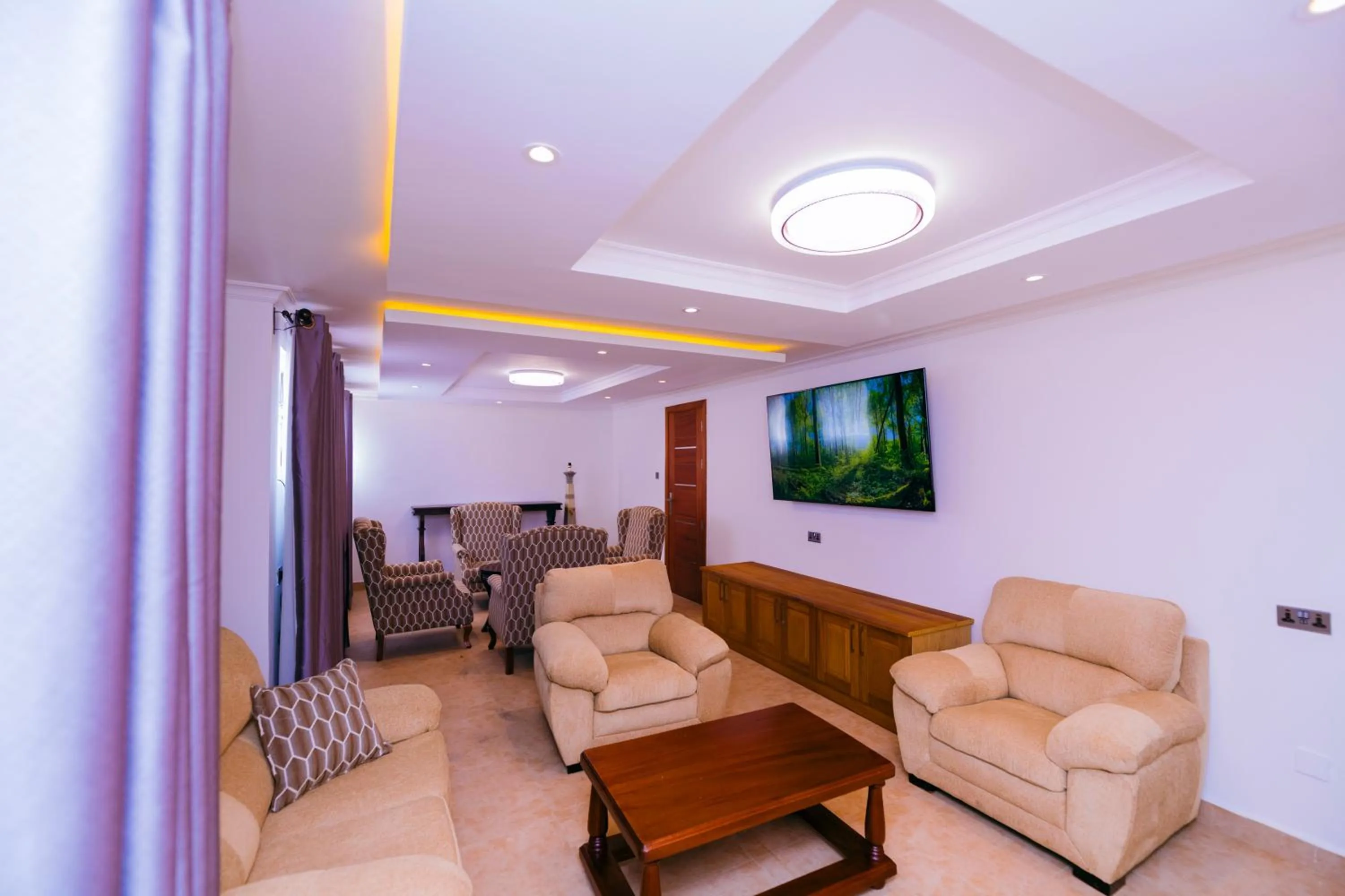 Evening entertainment in Olive Gardens Hotel Nairobi