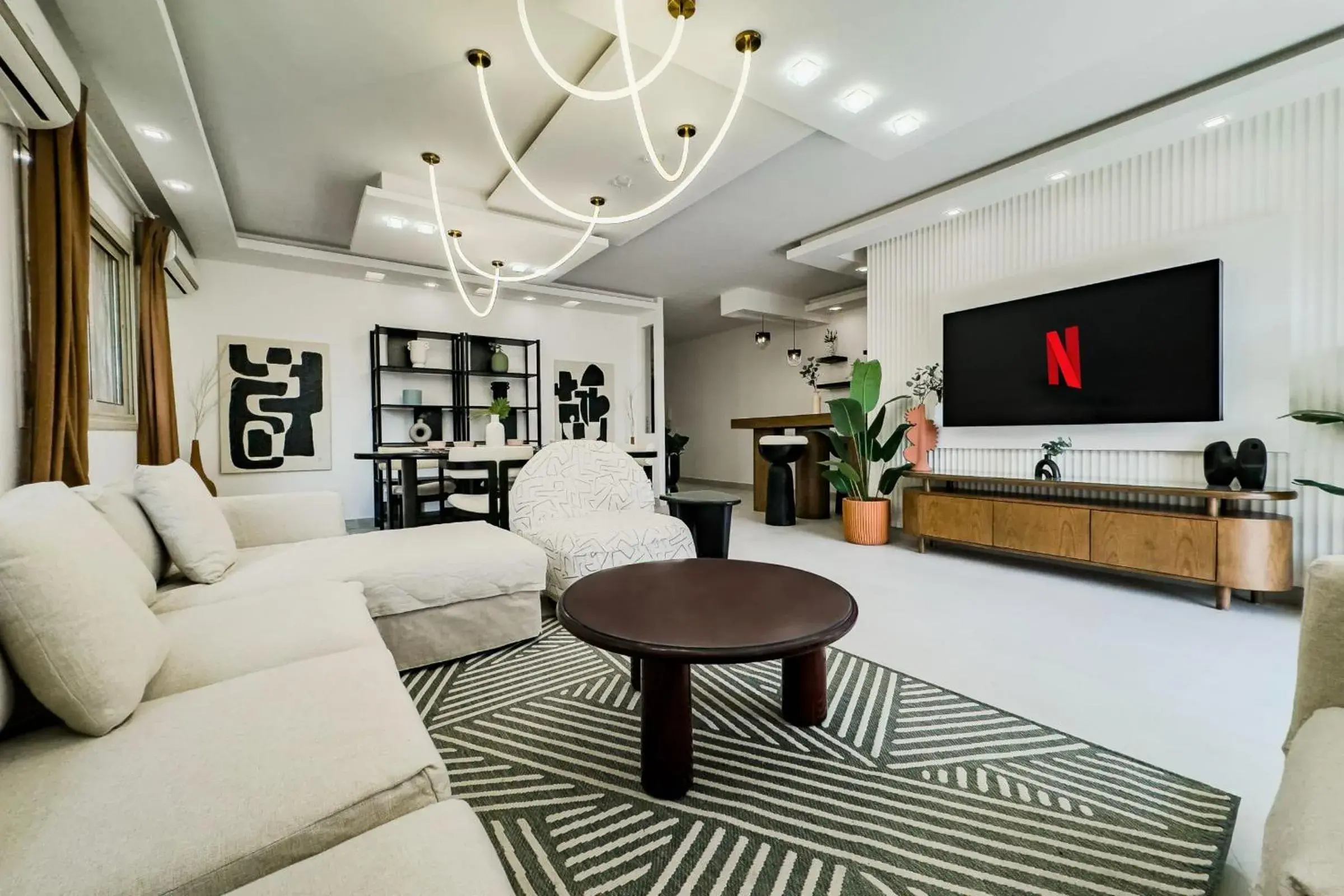 The 3BDR Avant-garde Residence 5 min to Airport The 3BDR Avant-garde Residence 5 min to Airport