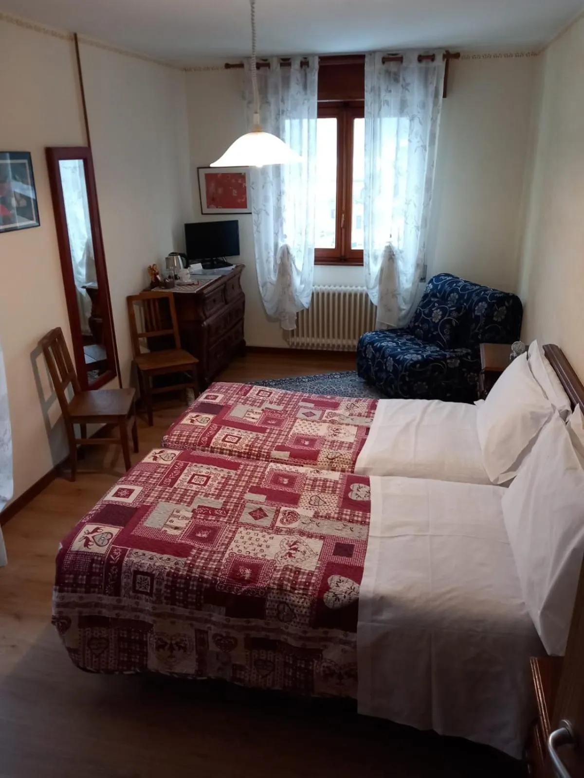 Photo of the whole room, Bed in Pensione Genzianella