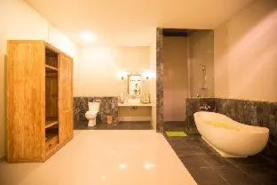 Bathroom in Asri Sari Ubud Resort