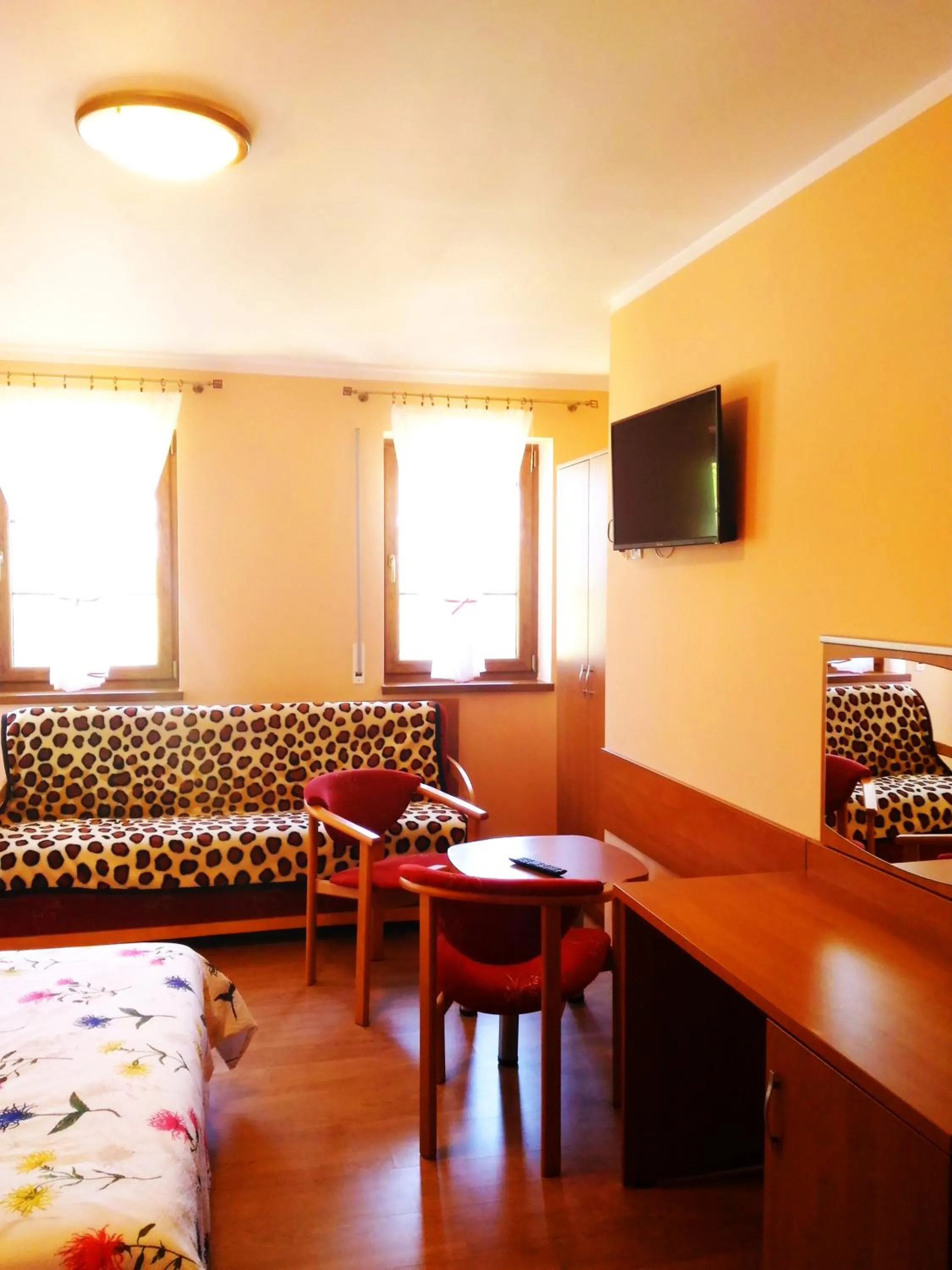 Photo of the whole room, Bed in Posejdon