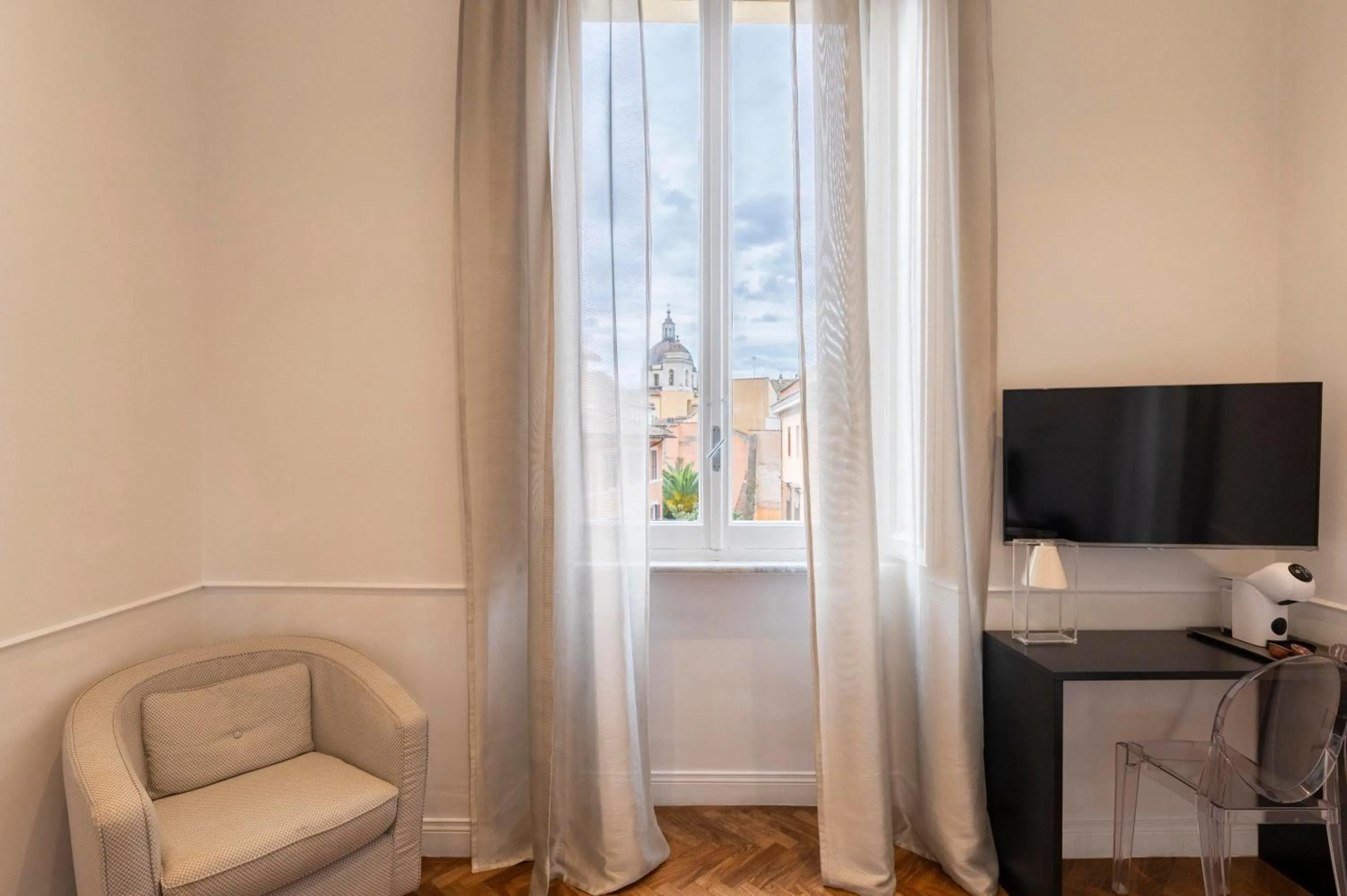 TV and multimedia in Vanity Navona