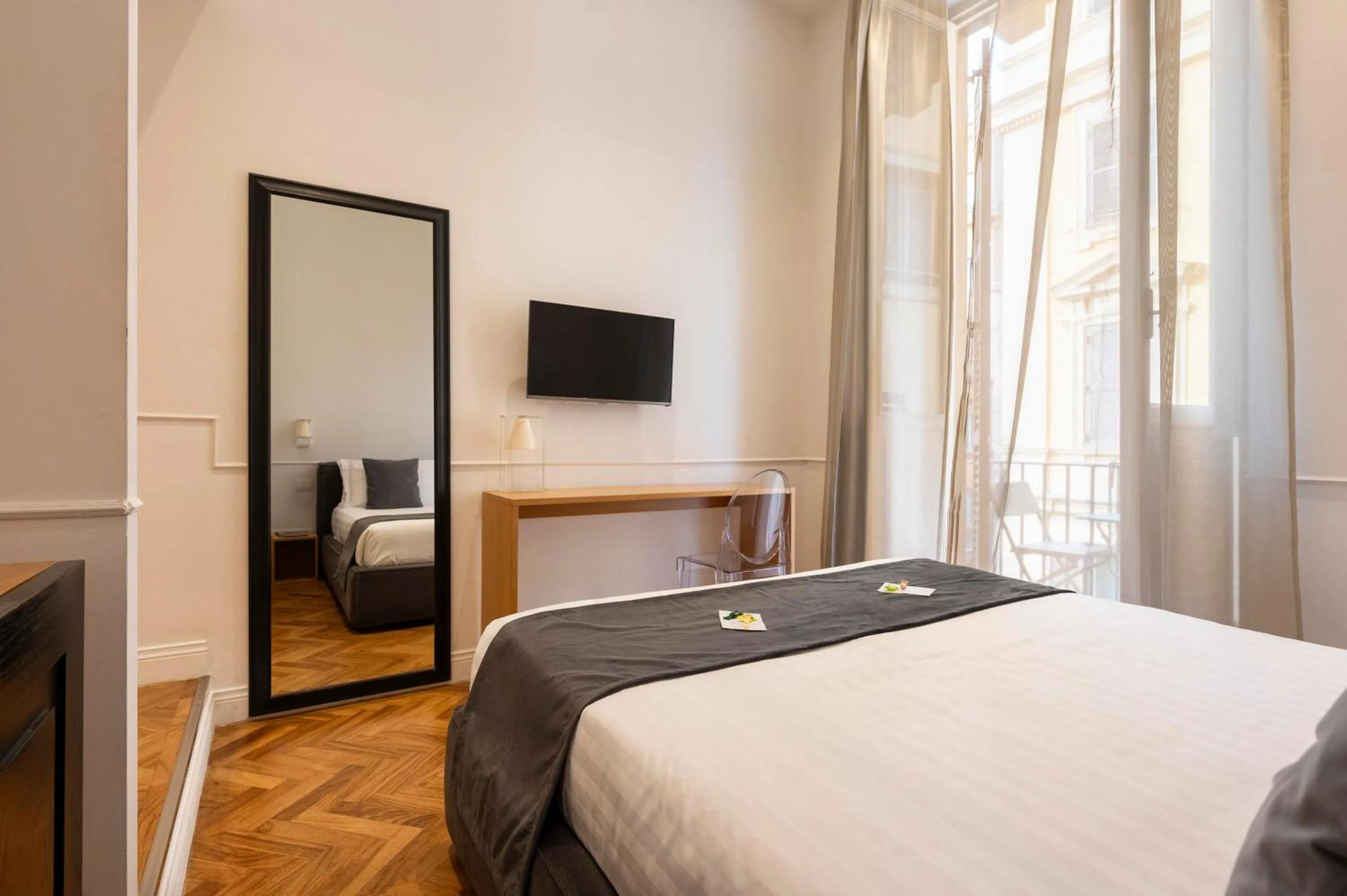 Bedroom, Bed in Vanity Navona