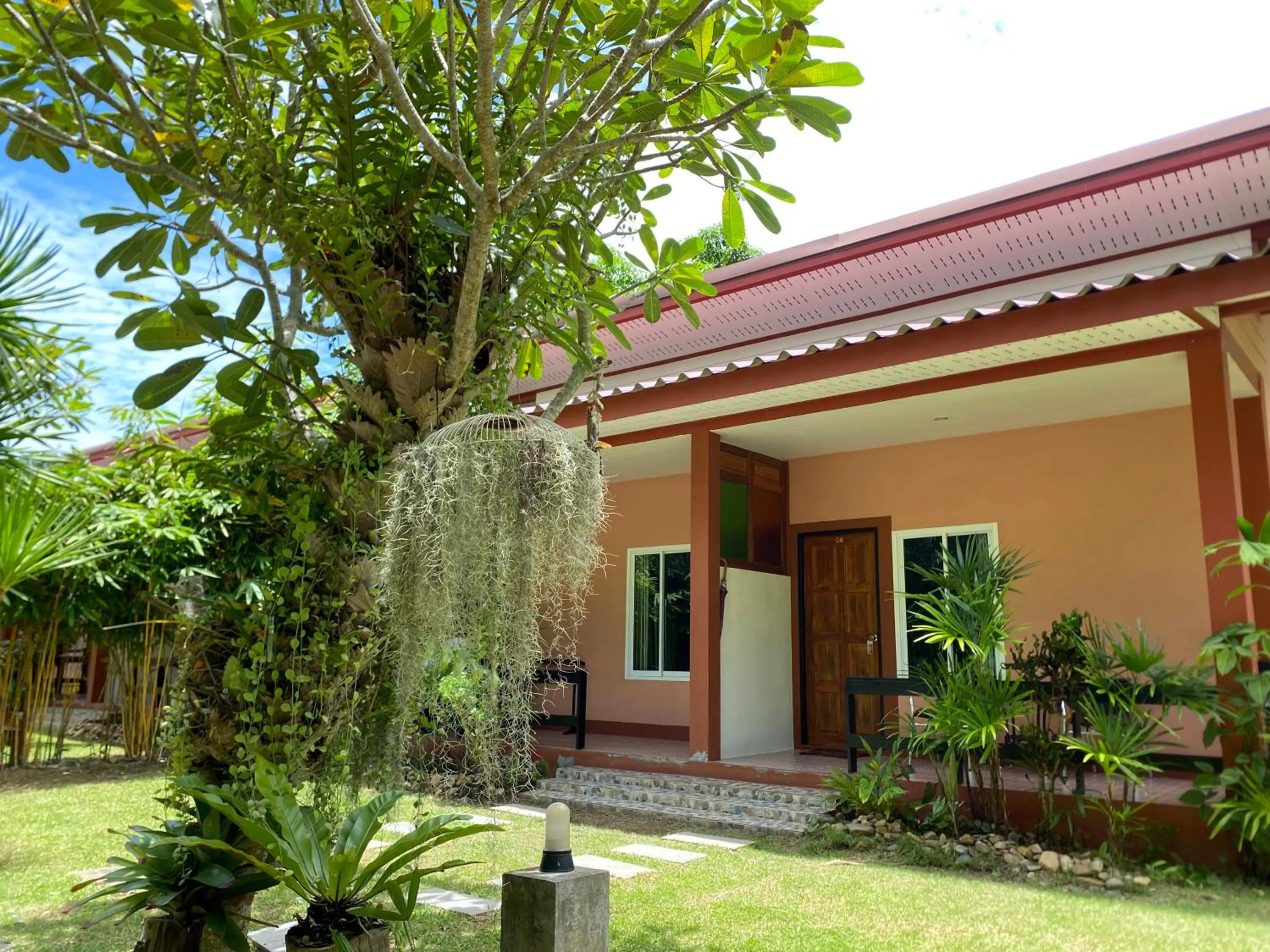Baan Longhaad