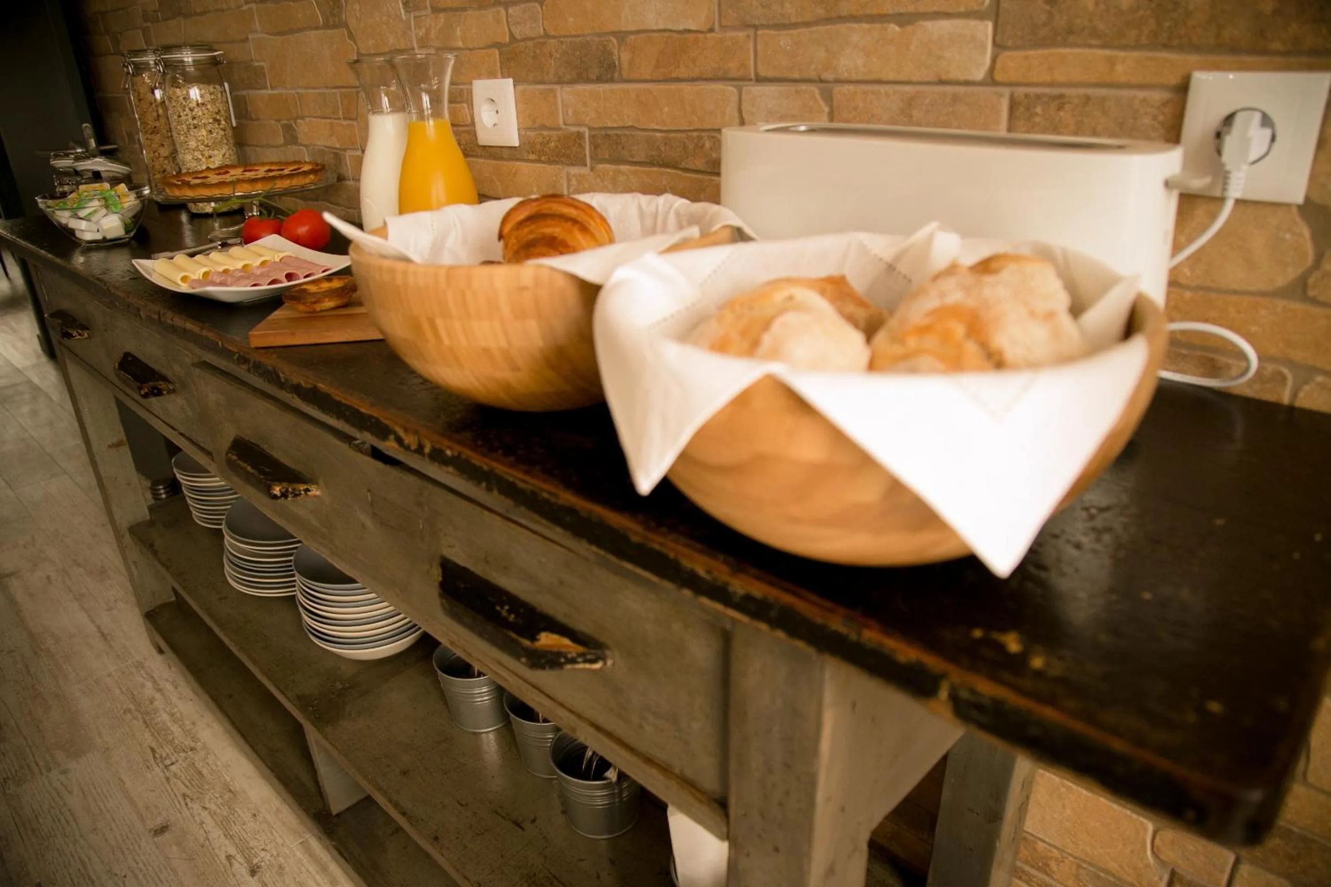 Buffet breakfast in The Globetrotter's Inn