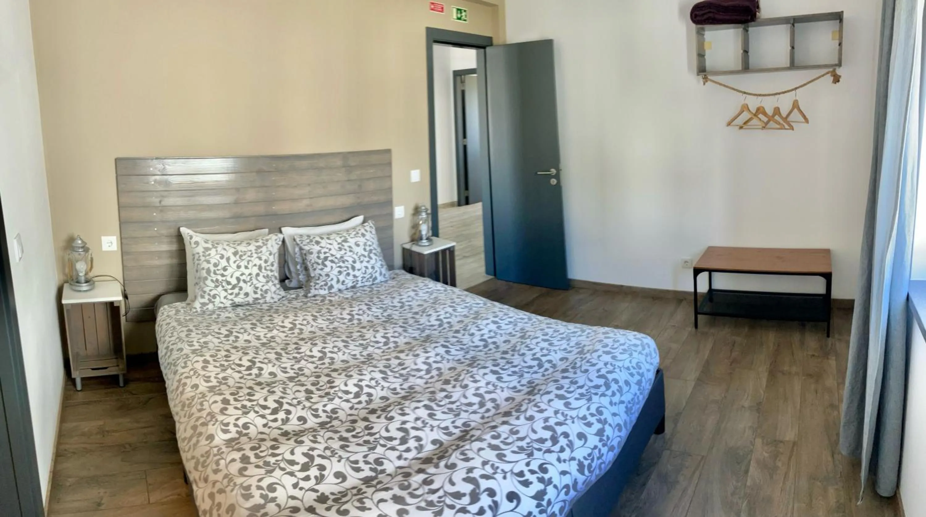 Bed in The Globetrotter's Inn