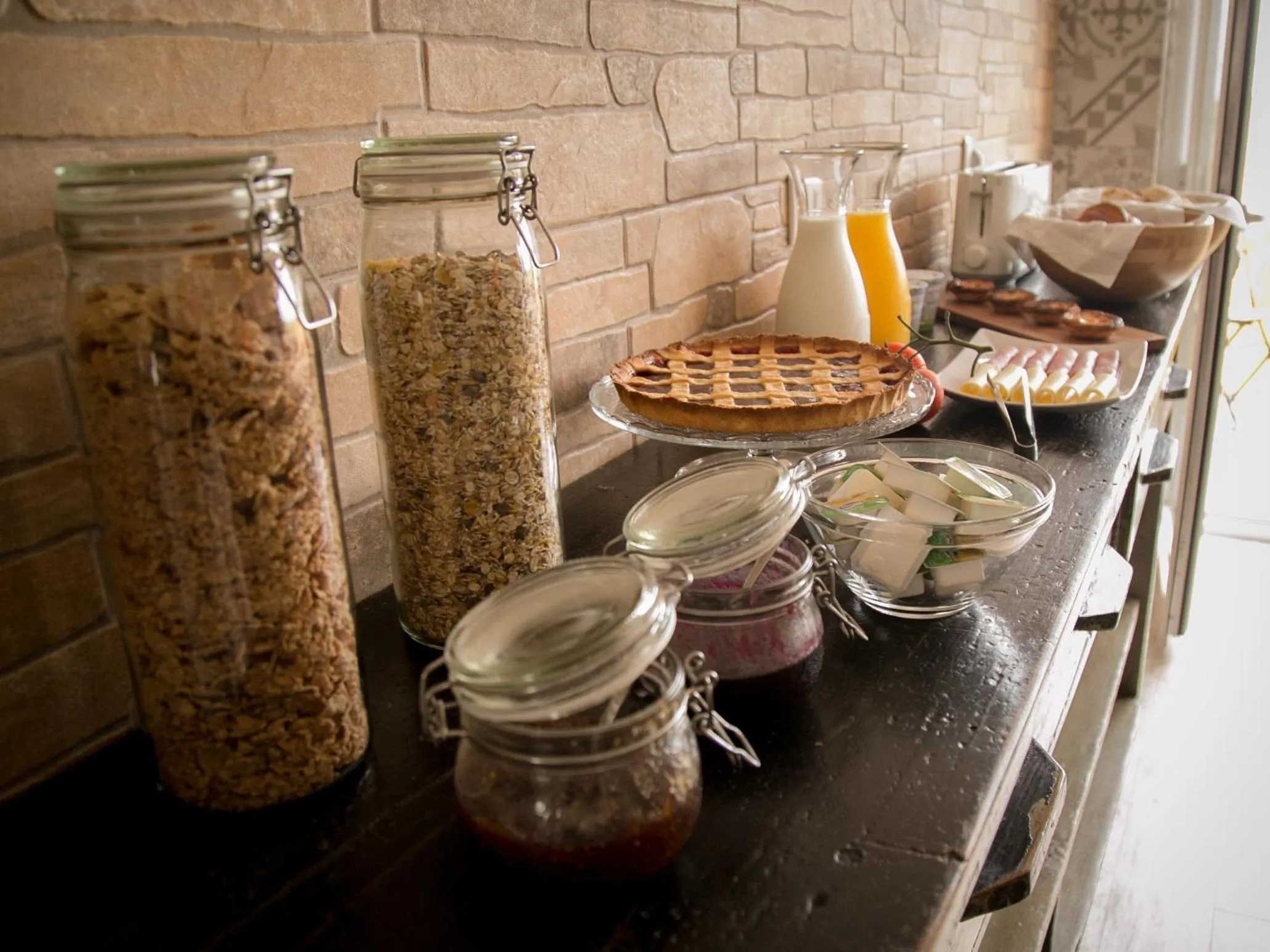 Buffet breakfast in The Globetrotter's Inn
