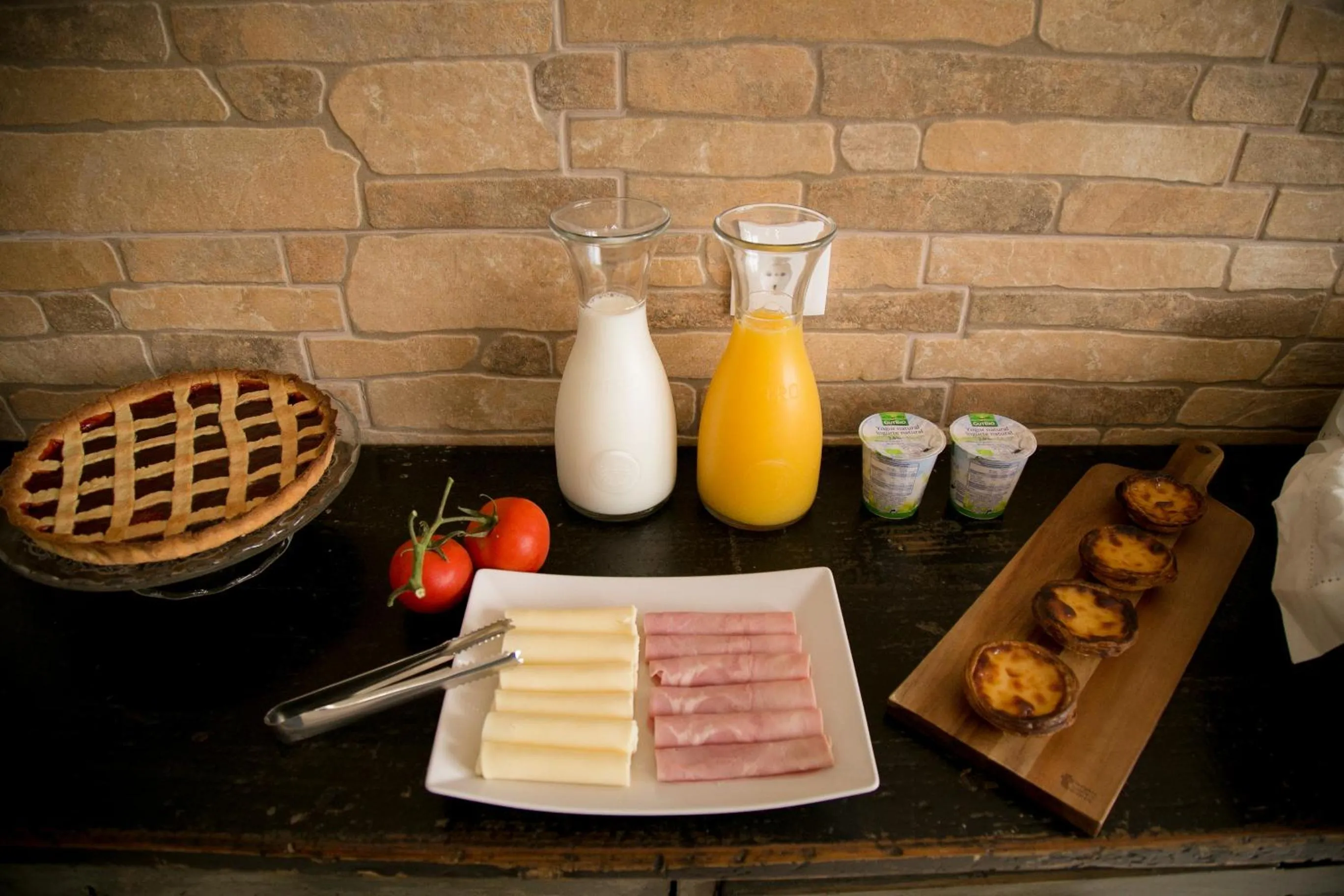 Buffet breakfast in The Globetrotter's Inn