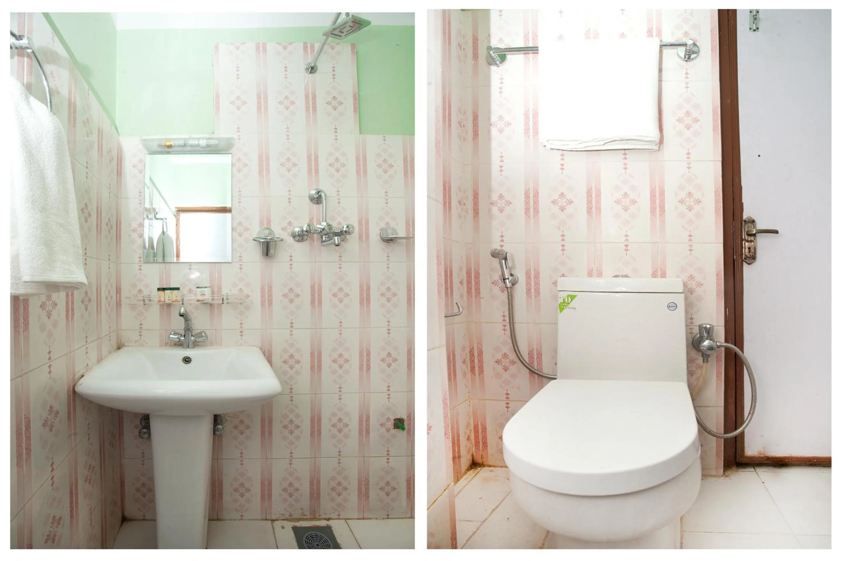 Bathroom in Allied Hotel