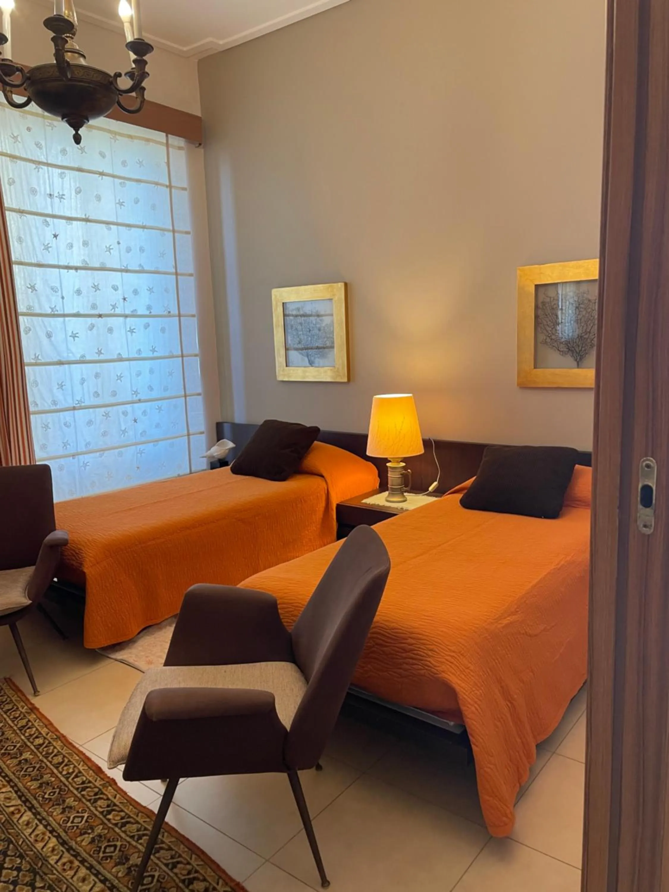 Photo of the whole room, Bed in Domus Felix