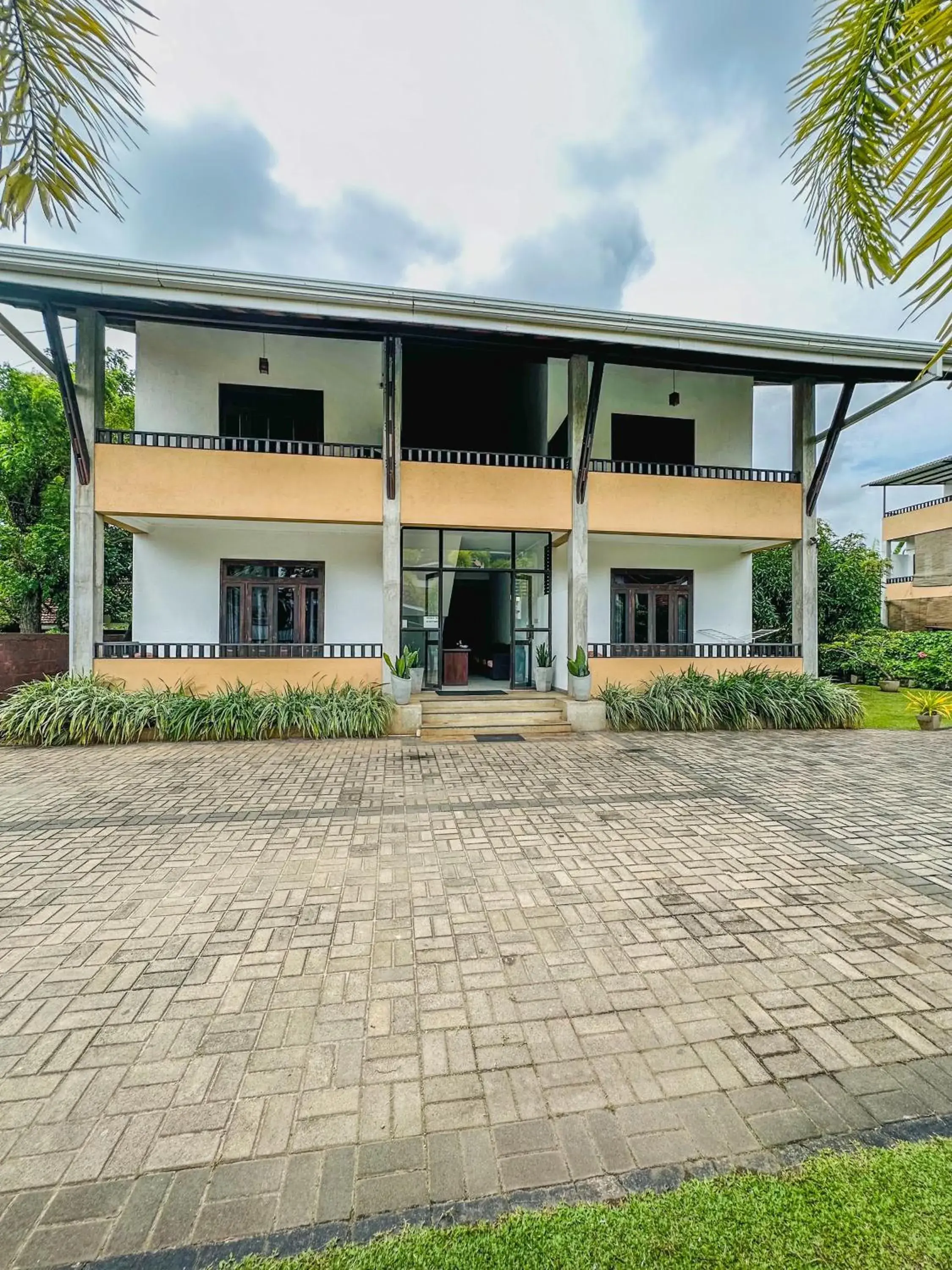 Property building in Sunrise Palace Negombo Property building in Sunrise Palace Negombo