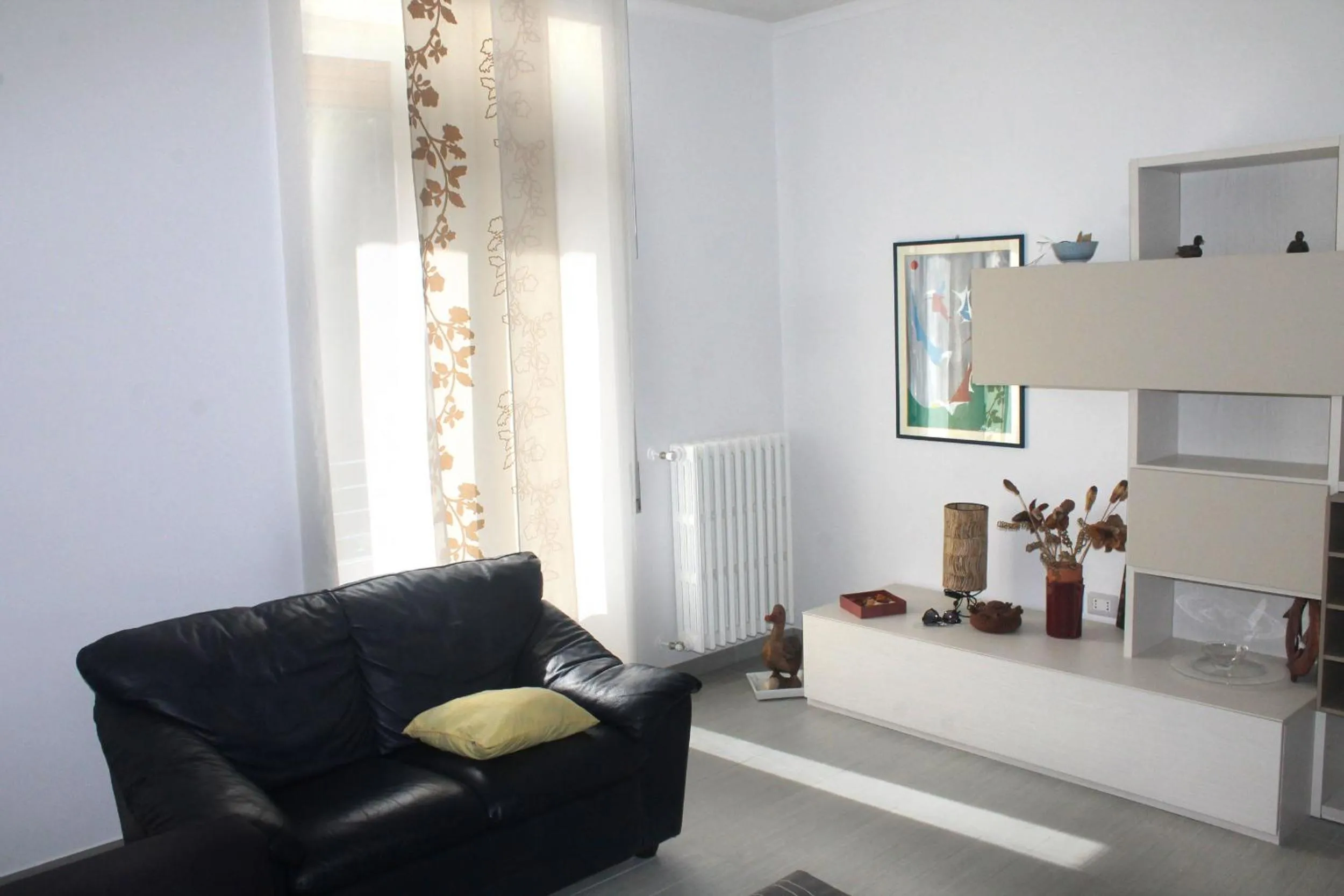Communal lounge/ TV room in La Casa Di Nina