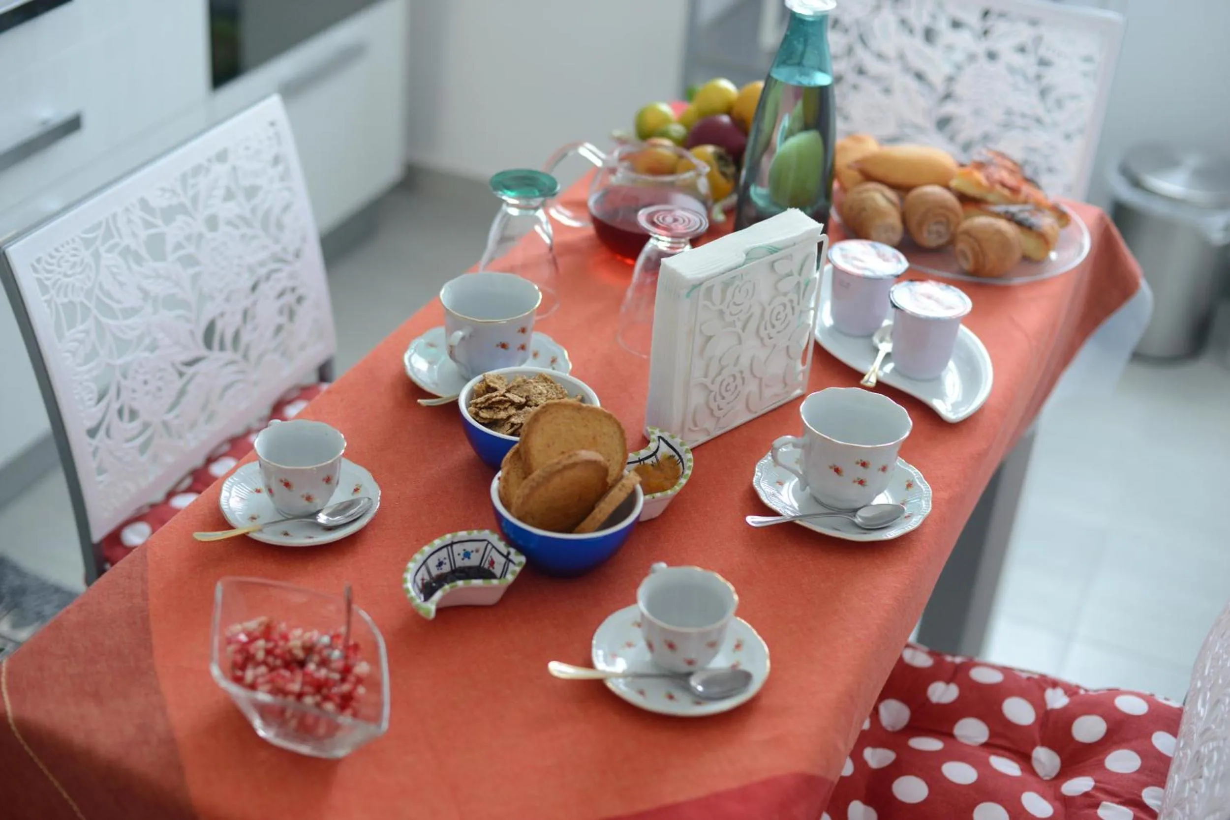 Communal kitchen in La Casa Di Nina
