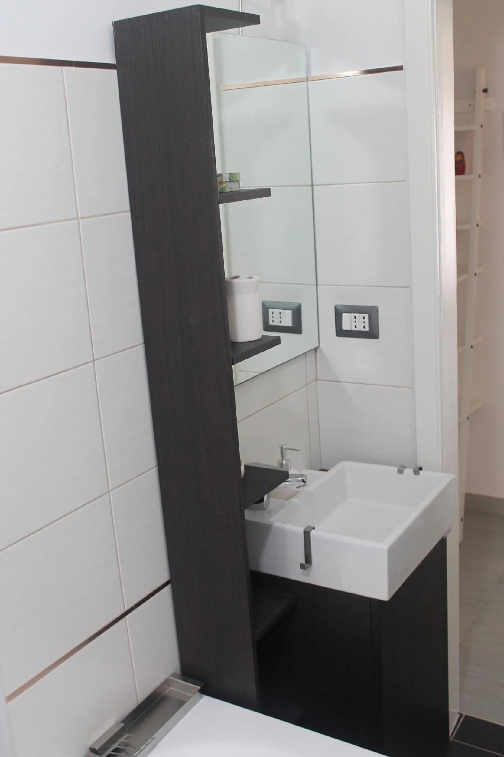 Bathroom, Bed in La Casa Di Nina
