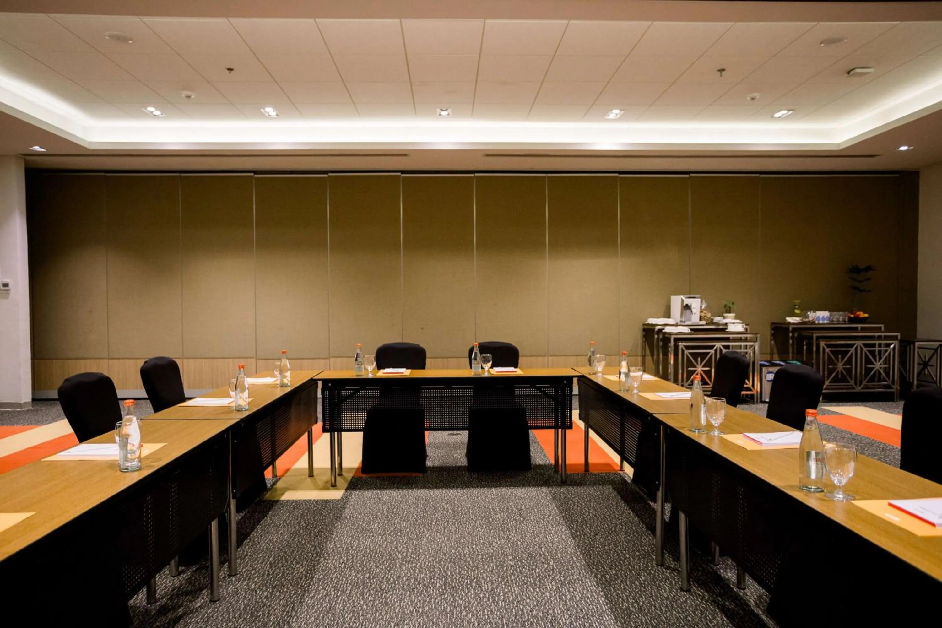 Meeting/conference room in Park Inn By Radisson Clark