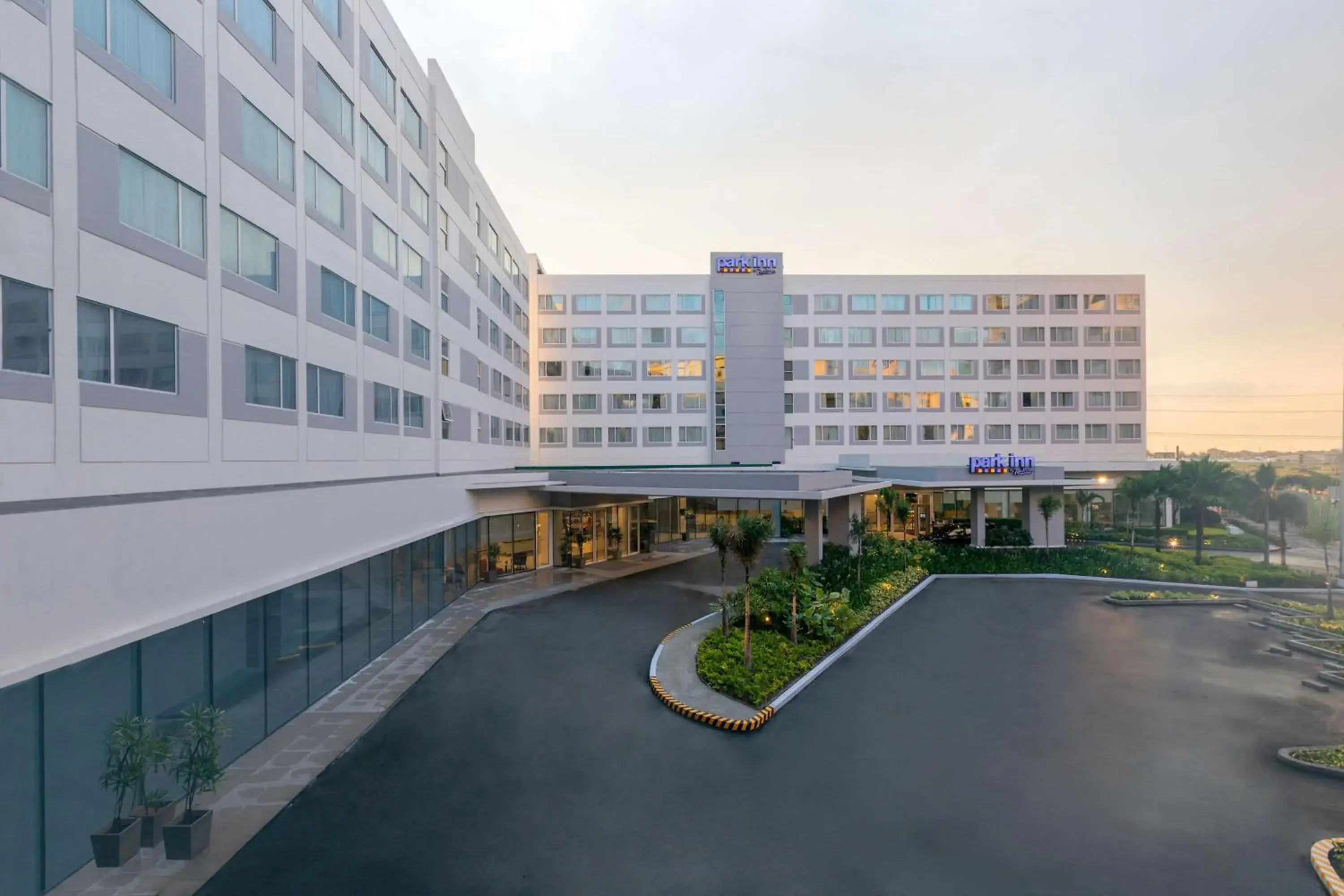 Property building in Park Inn By Radisson Clark Property building in Park Inn By Radisson Clark