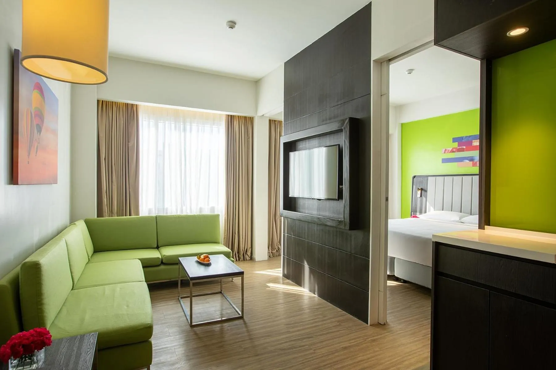 TV and multimedia in Park Inn By Radisson Clark