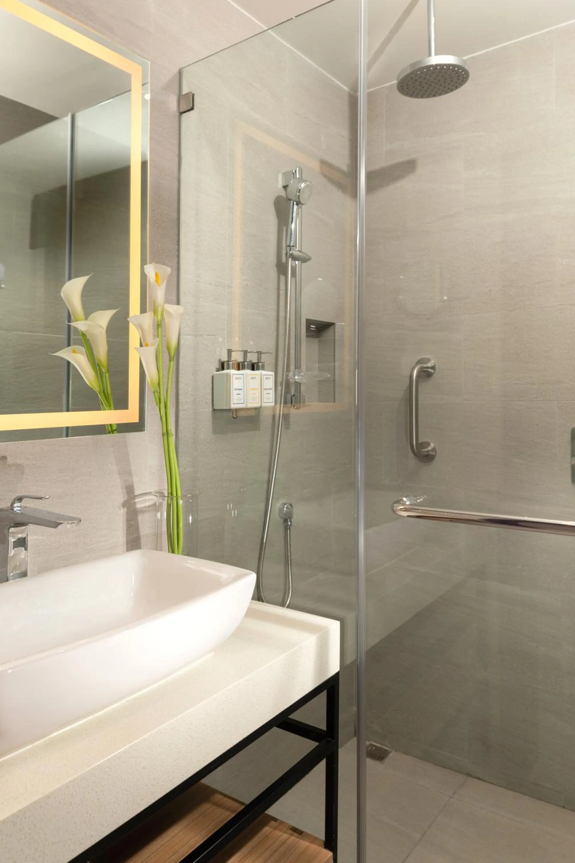 Bathroom in Park Inn By Radisson Clark