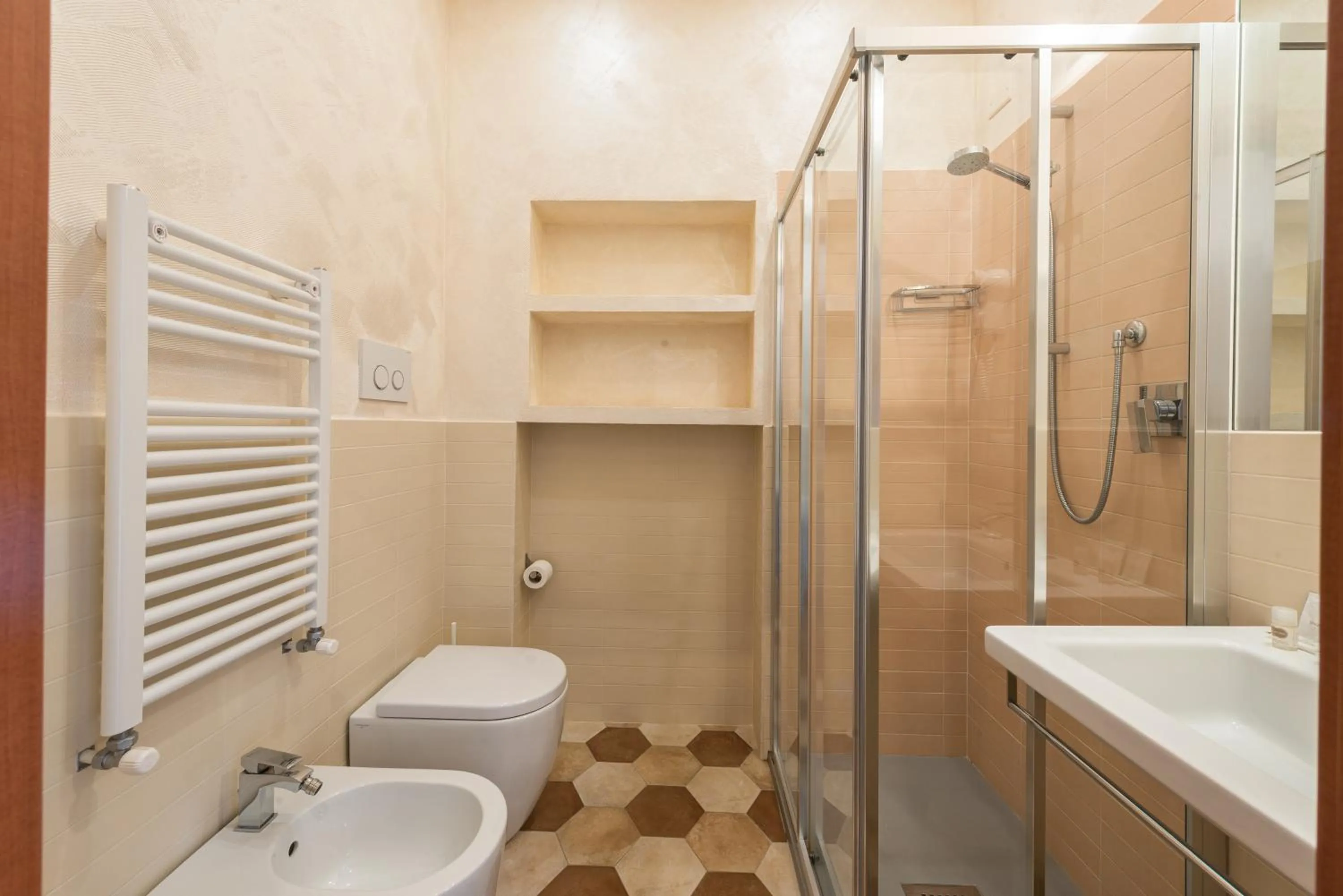 Bathroom in Top Floor Colosseo Guesthouse