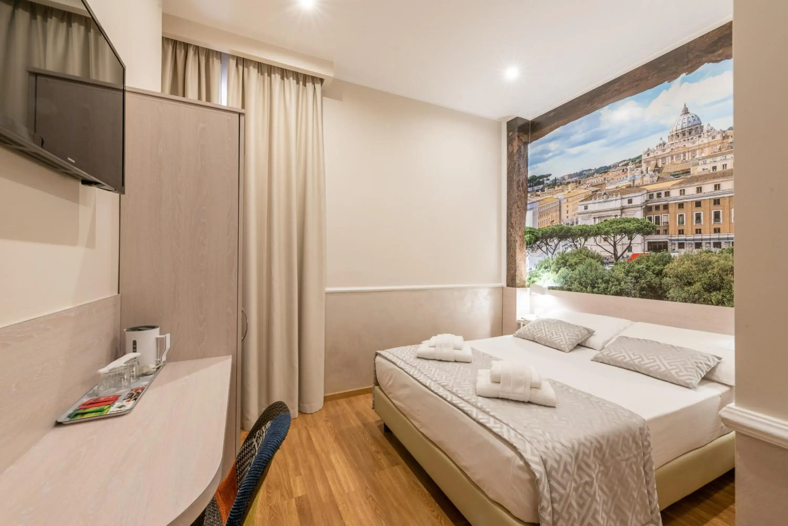 Photo of the whole room, Bed in Top Floor Colosseo Guesthouse Photo of the whole room, Bed in Top Floor Colosseo Guesthouse