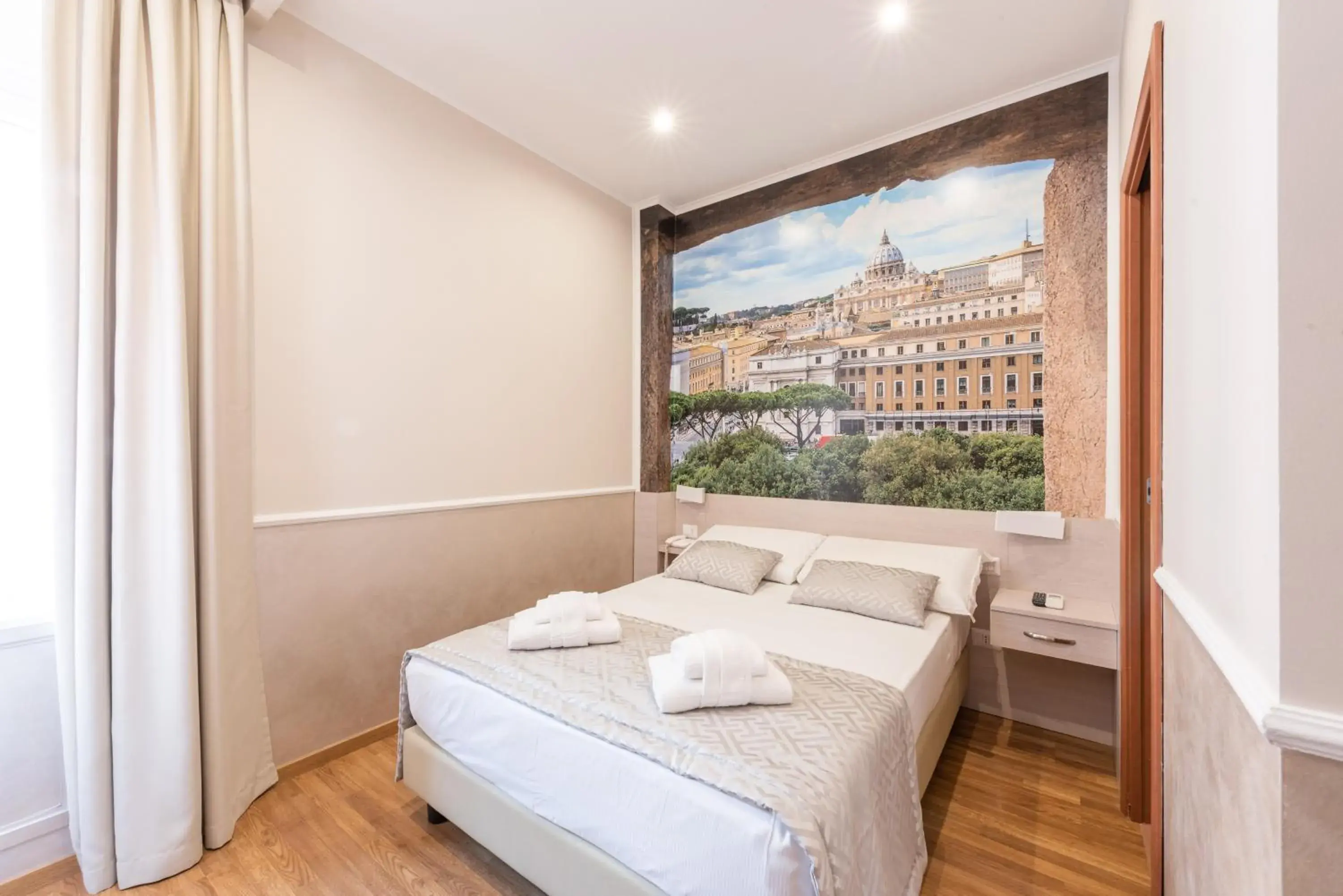 Photo of the whole room, Bed in Top Floor Colosseo Guesthouse Photo of the whole room, Bed in Top Floor Colosseo Guesthouse