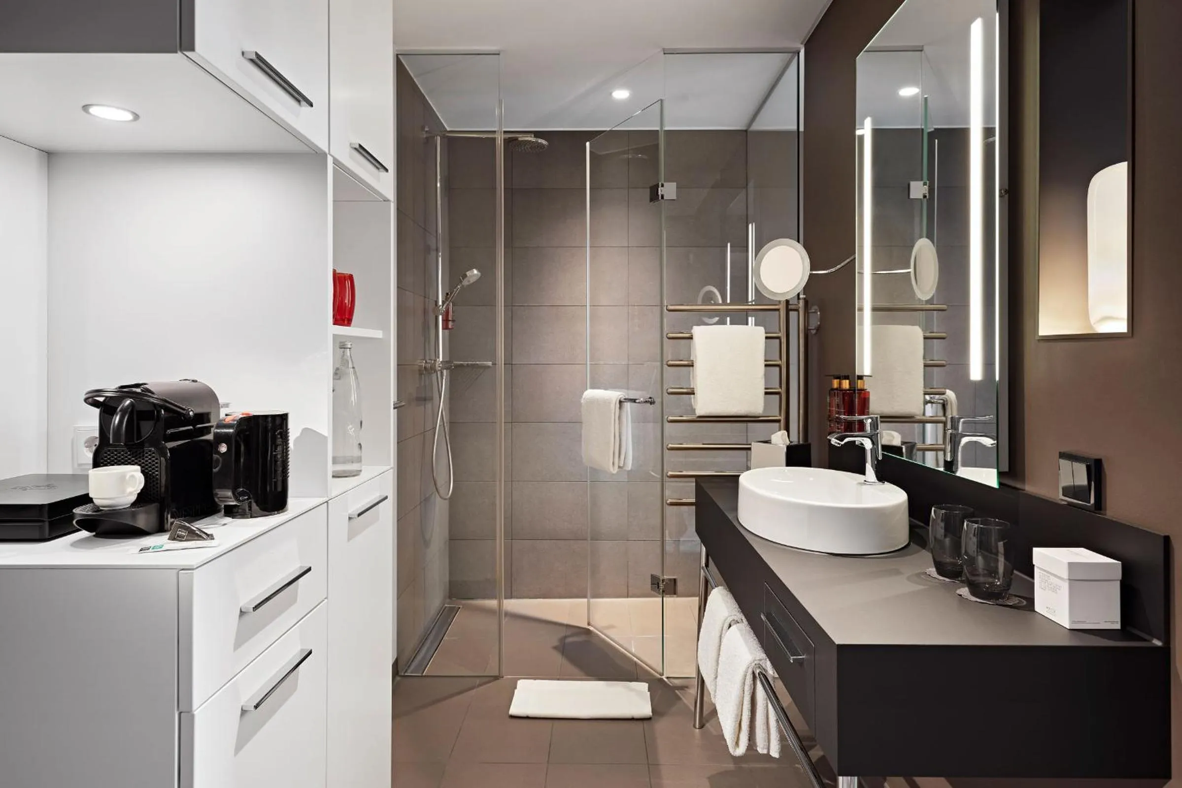 Shower in LEGERE HOTEL Bielefeld