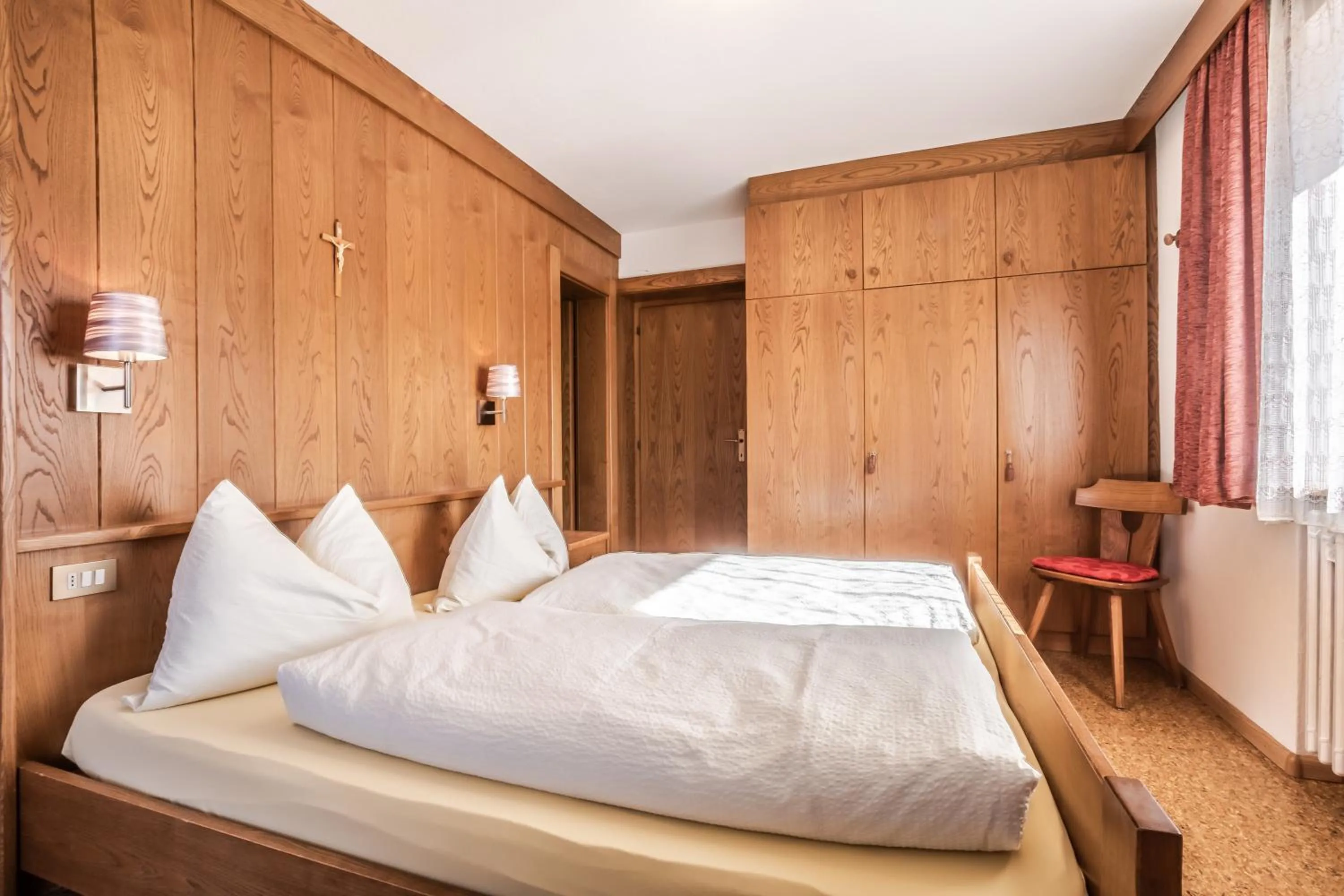 Photo of the whole room, Bed in Garni Baita