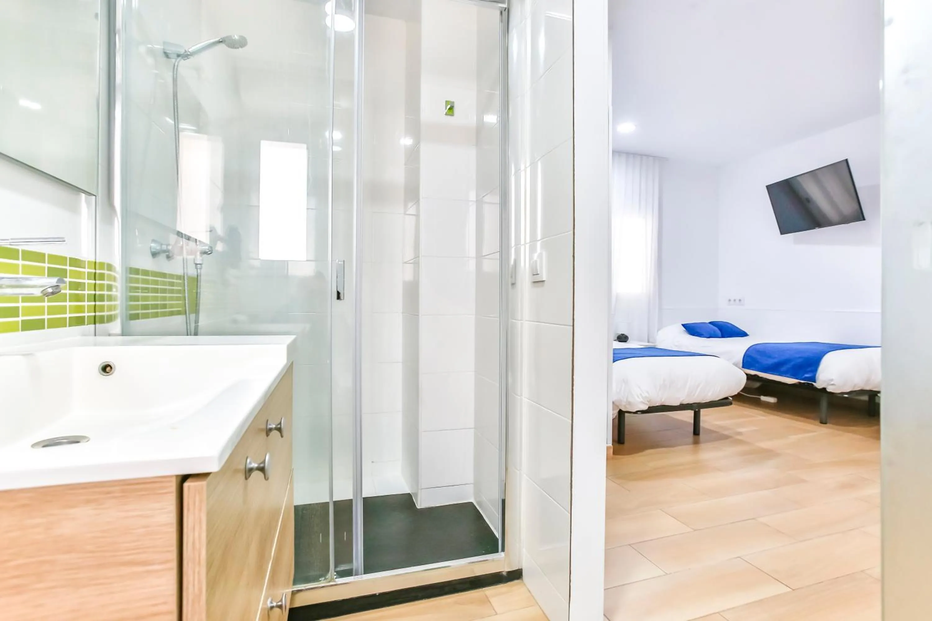 Bathroom in Laramond Barcelona Rooms