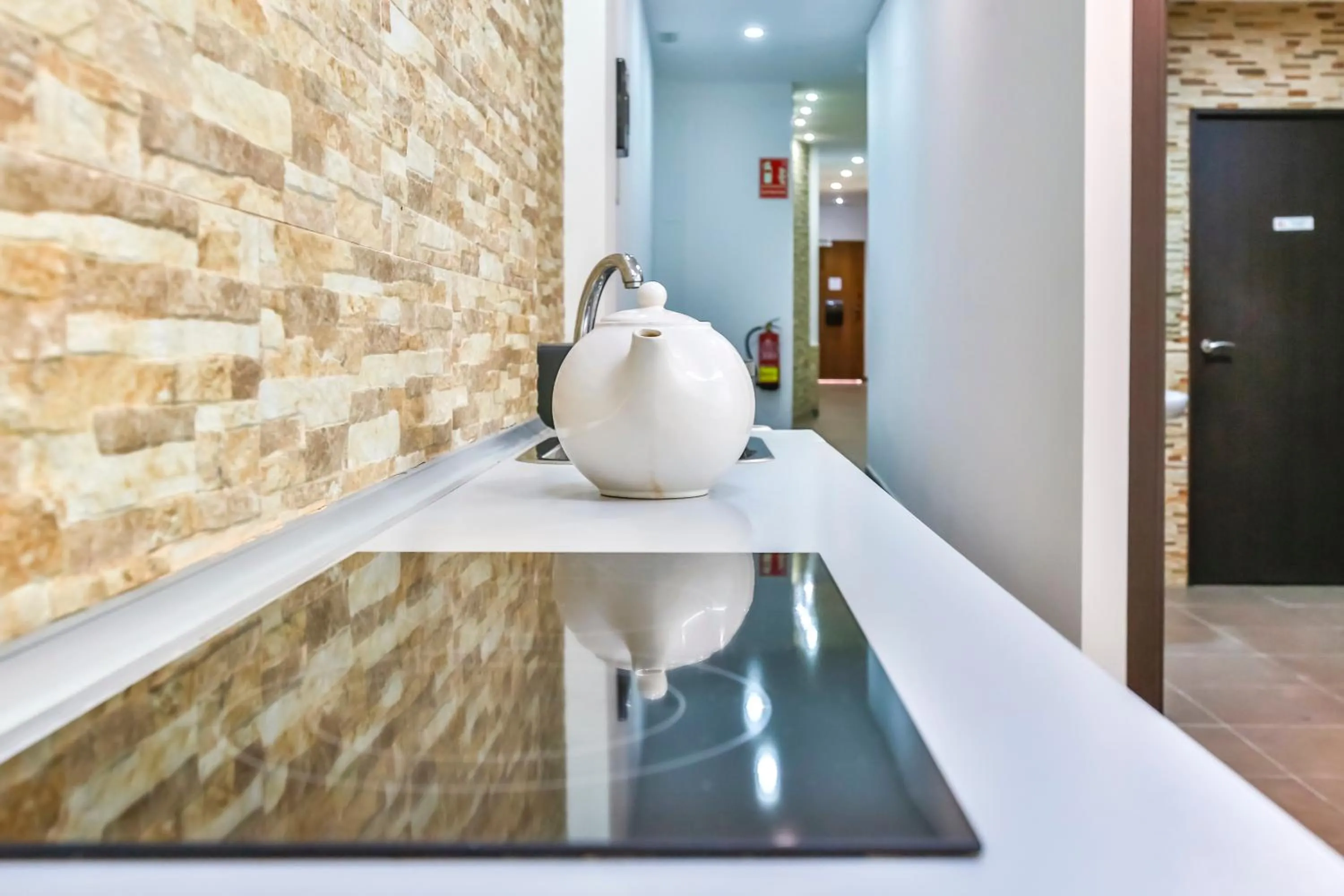 Kitchen or kitchenette in Laramond Barcelona Rooms