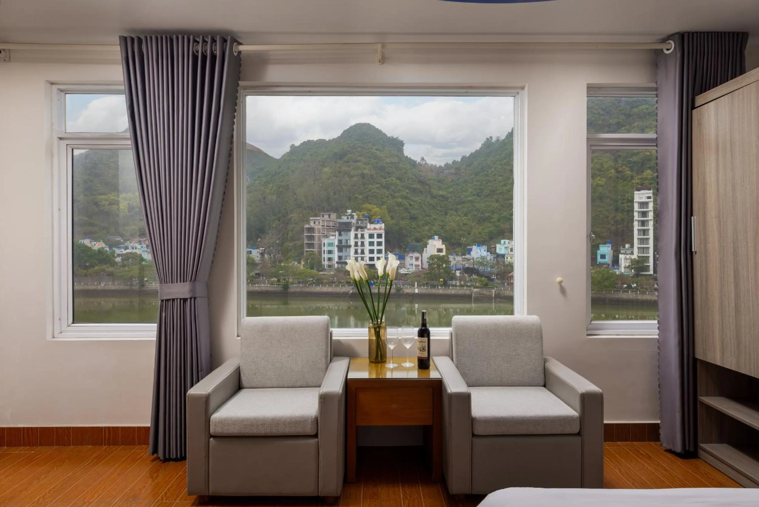 Seating area in Catba Central Hotel 2