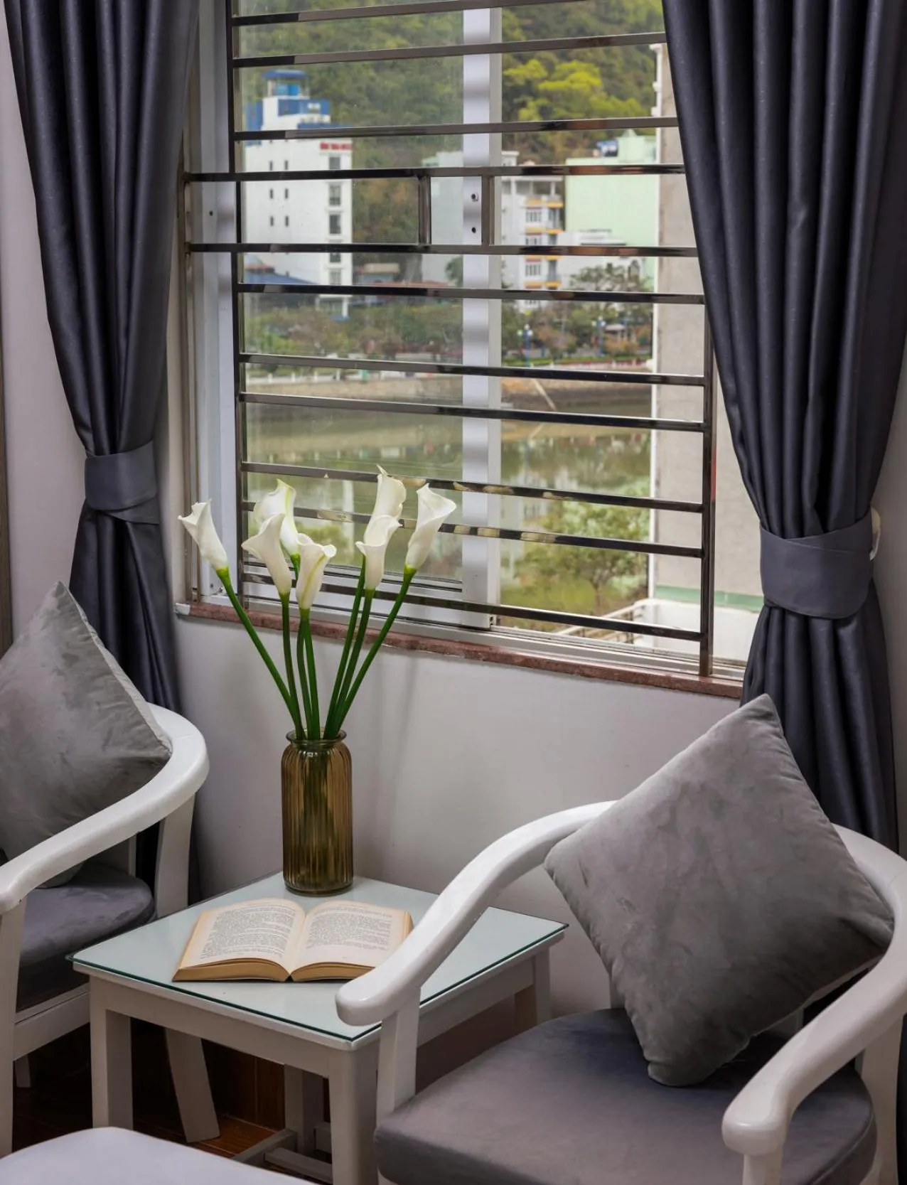 Seating area in Catba Central Hotel 2