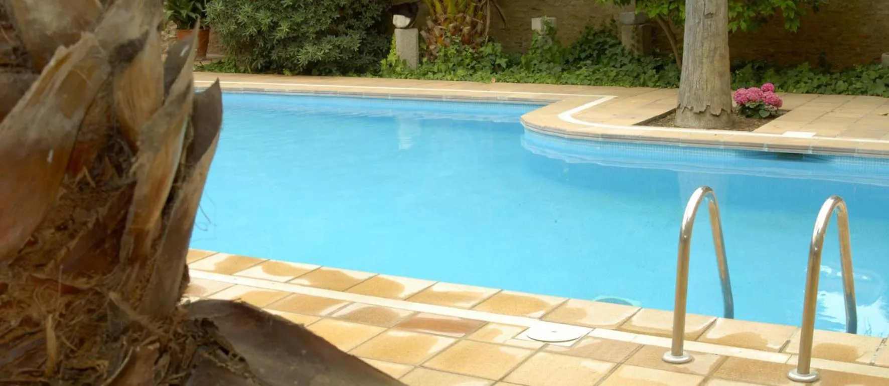 Swimming pool in Hotel Canet