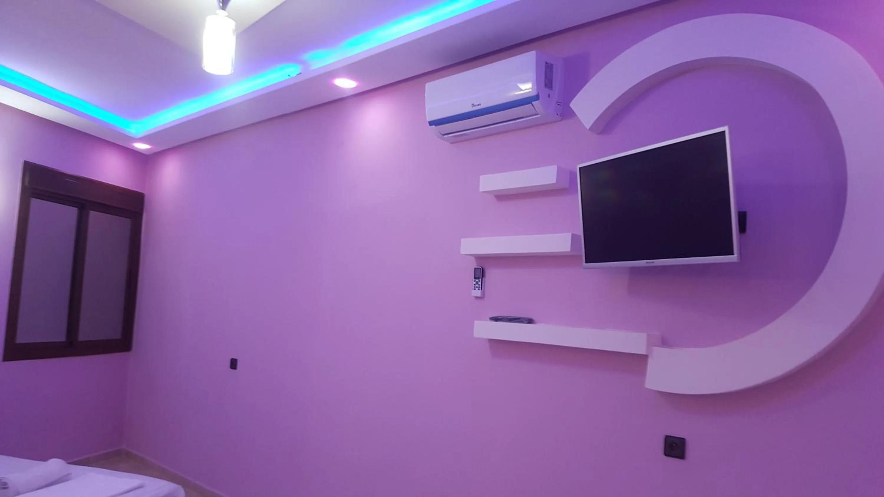 TV and multimedia, Bed in Hôtel Ajil Cascades D'ouzoud