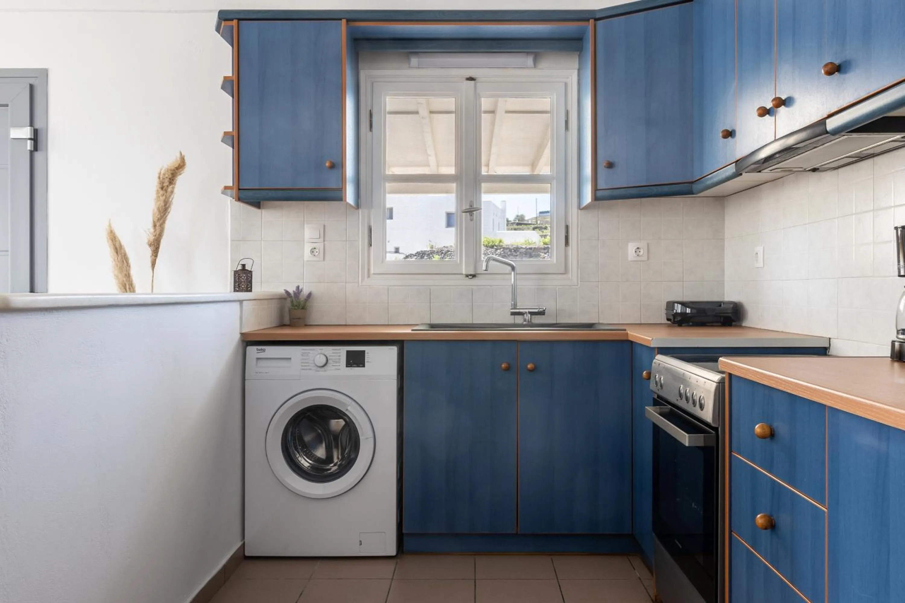 Kitchen or kitchenette in Ampelos Executive Houses