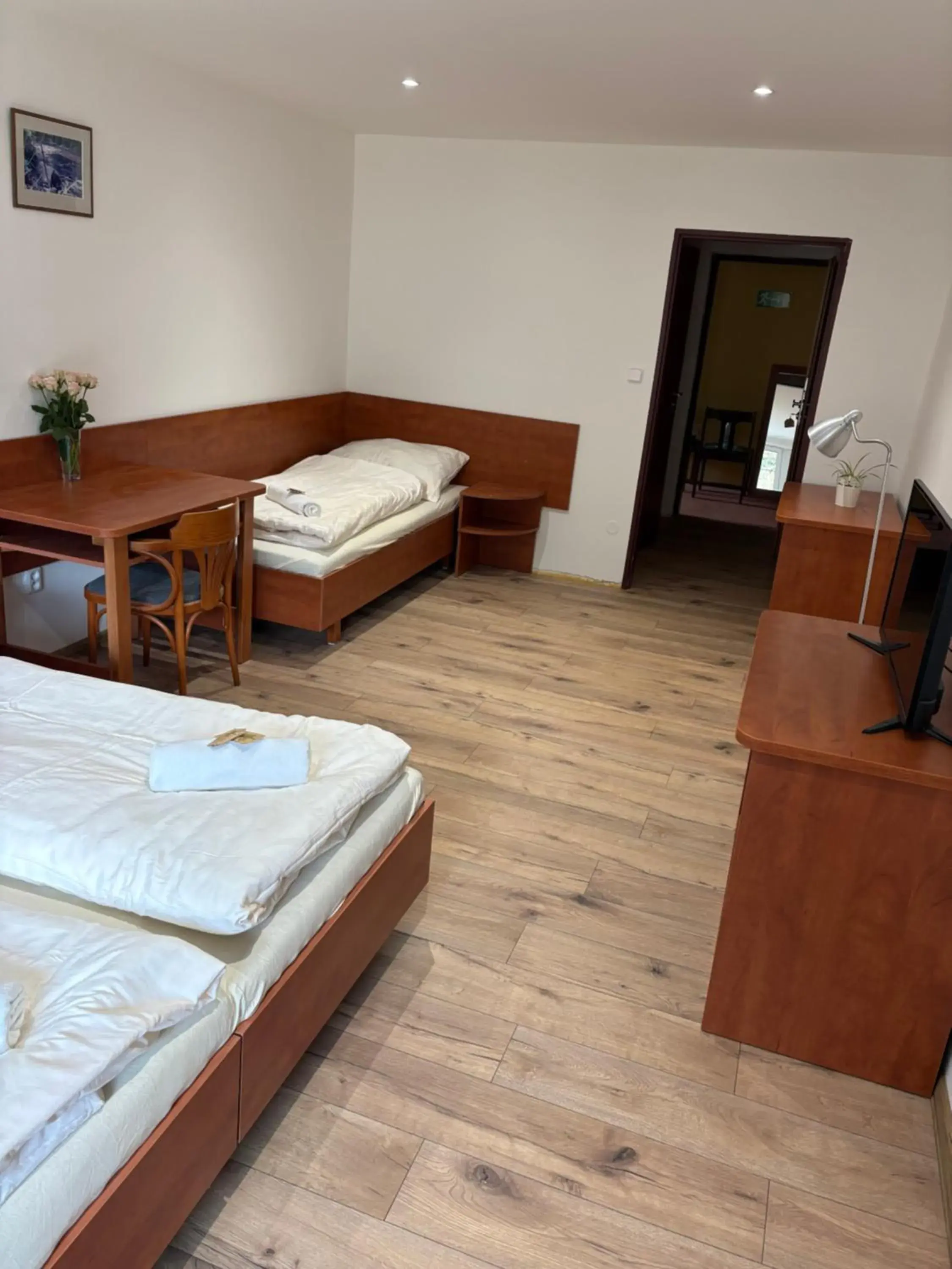 Triple Room with Balcony in Hotel Velveta Triple Room with Balcony in Hotel Velveta