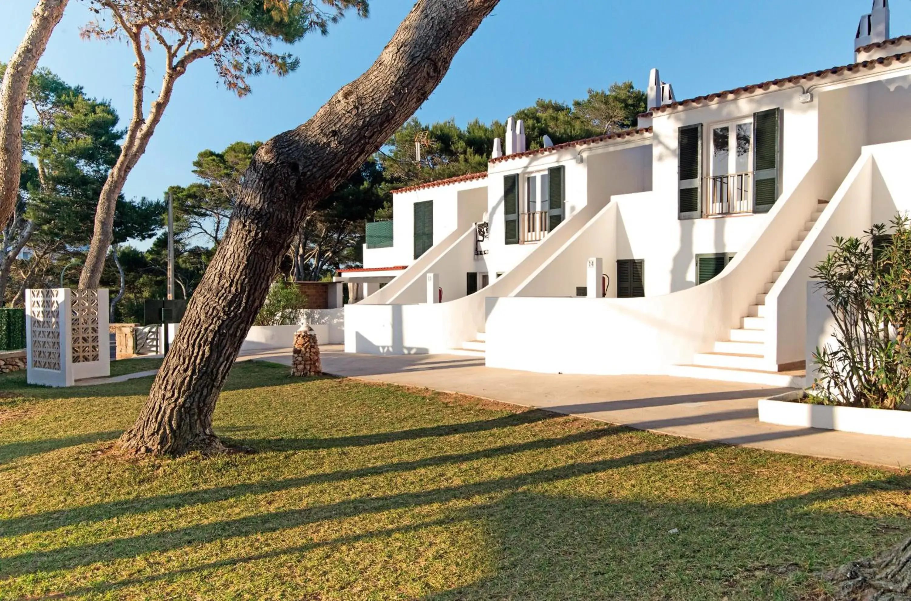 Property building in Apartamentos Cala Blanca Property building in Apartamentos Cala Blanca